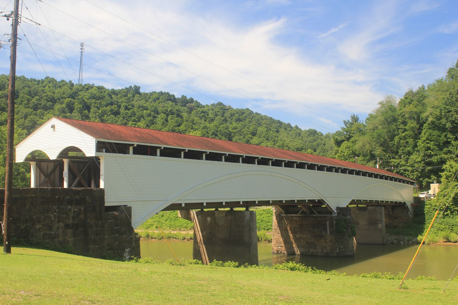 Canon EOS 60D + Canon EF-S 18-55mm F3.5-5.6 IS sample photo. Bridge, covered bridge, landscape photography