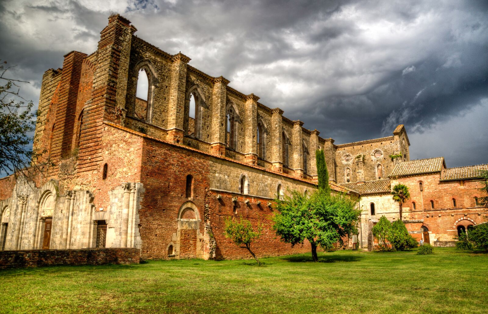 Nikon D610 sample photo. Ruin, abbey, hdr photography