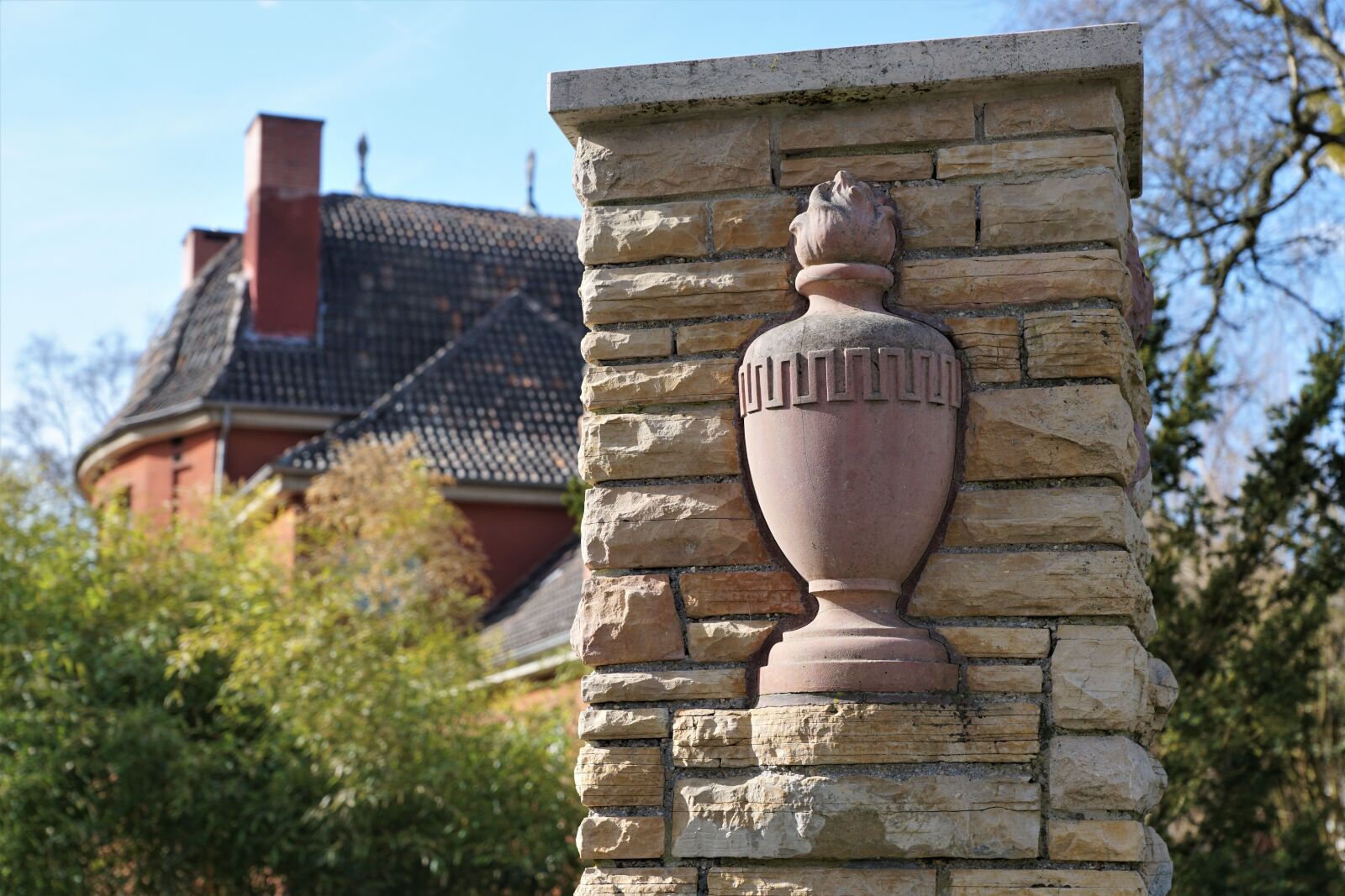 Sony ILCA-77M2 + Sony DT 16-50mm F2.8 SSM sample photo. Cemetery, urn, crematorium photography