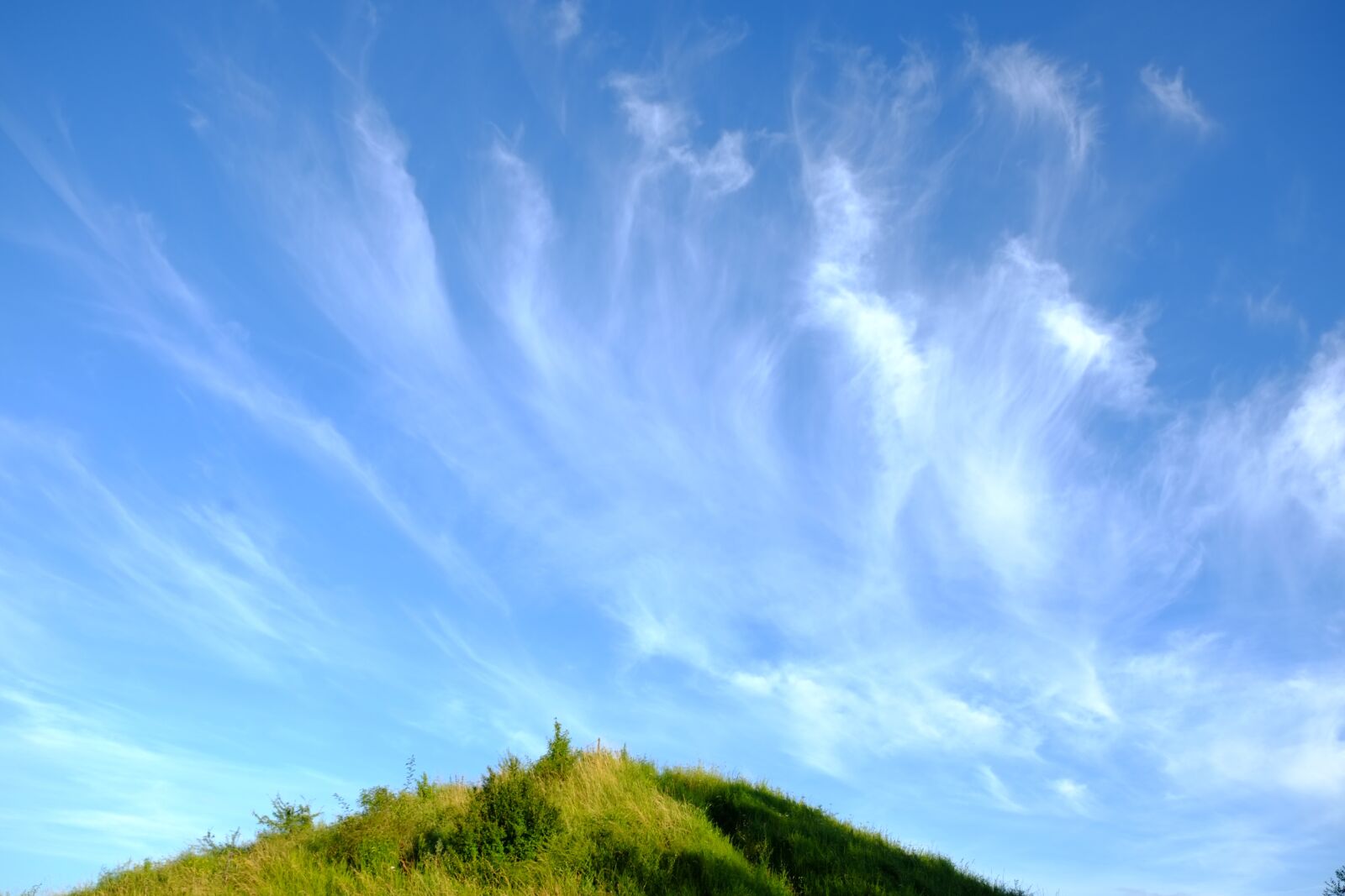 Fujifilm X-E1 sample photo. Sky, clouds, blue photography