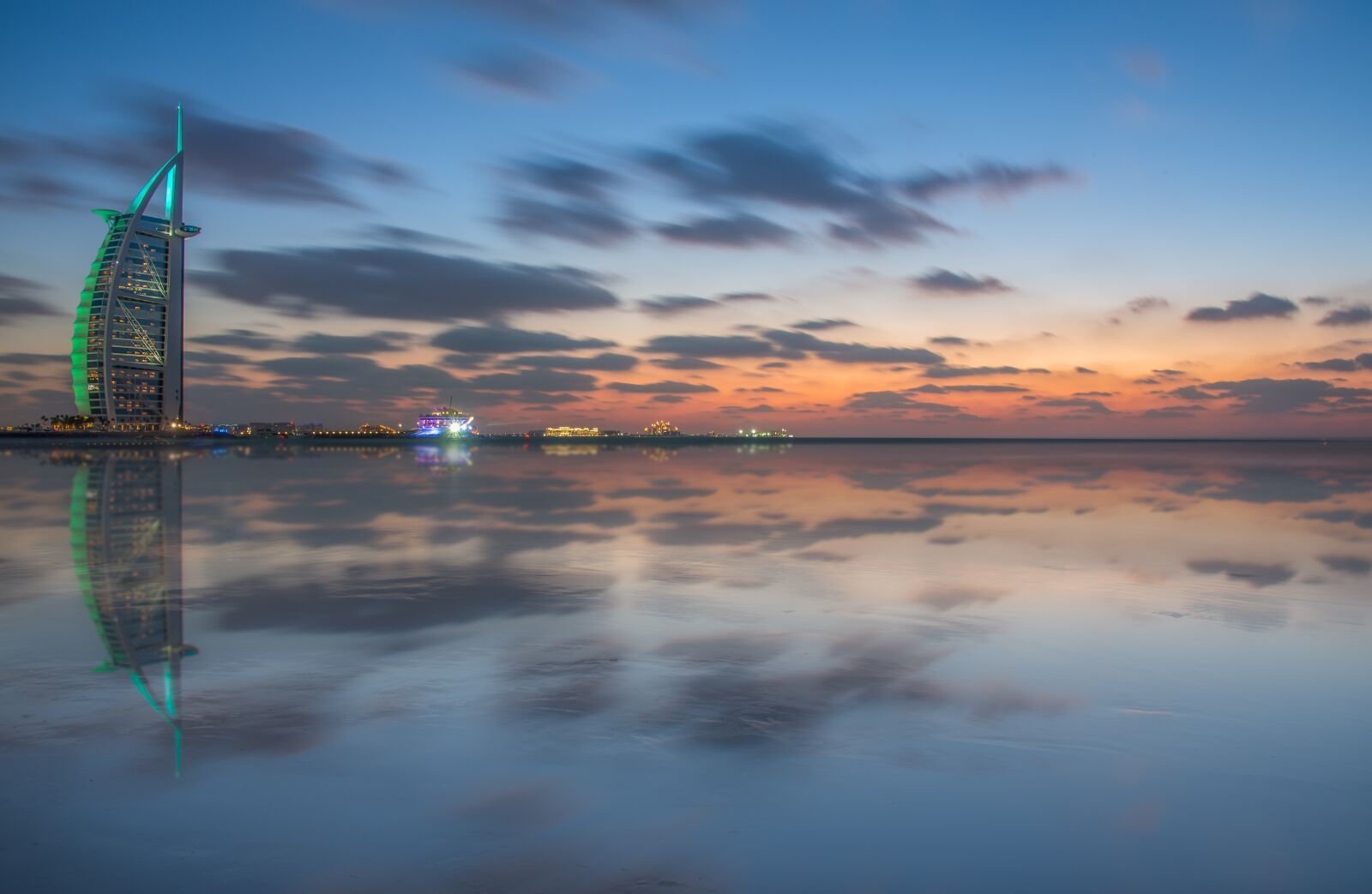 Nikon D800 sample photo. Dubai, cityscape, city photography