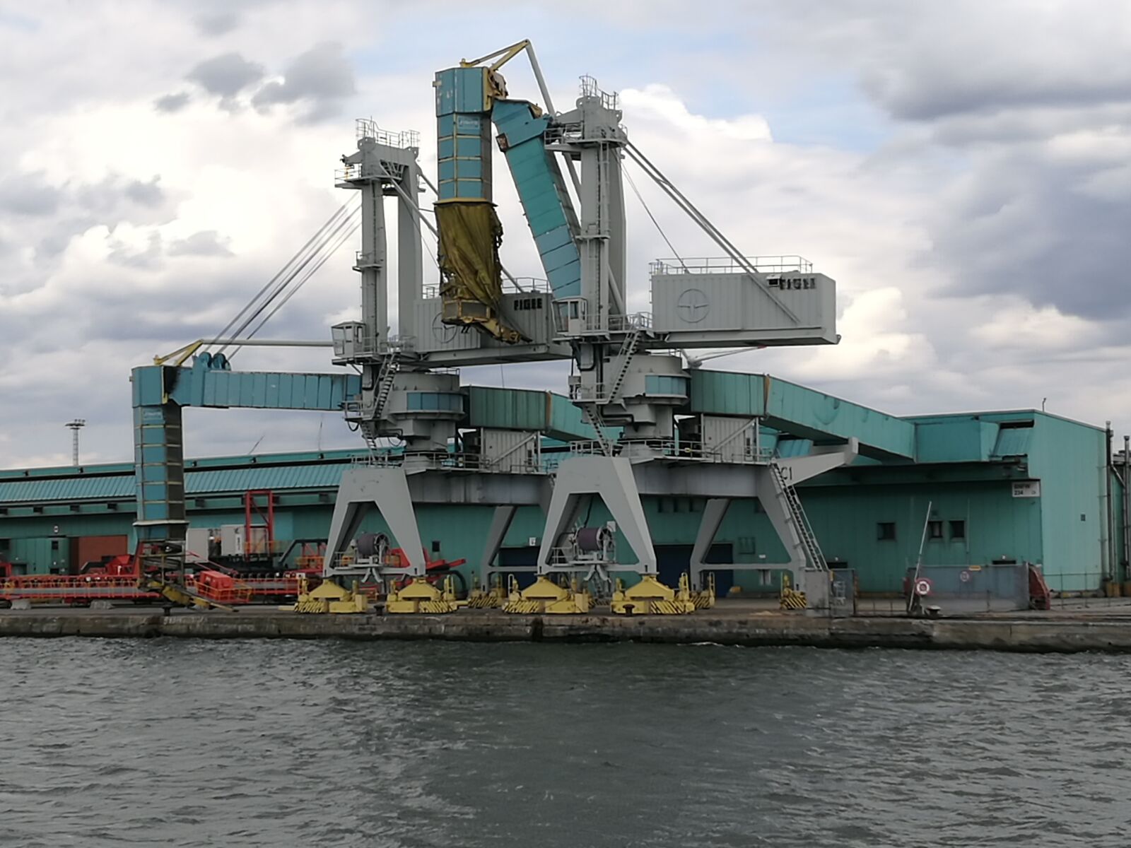 HUAWEI P9 sample photo. Port, crane, harbour cranes photography