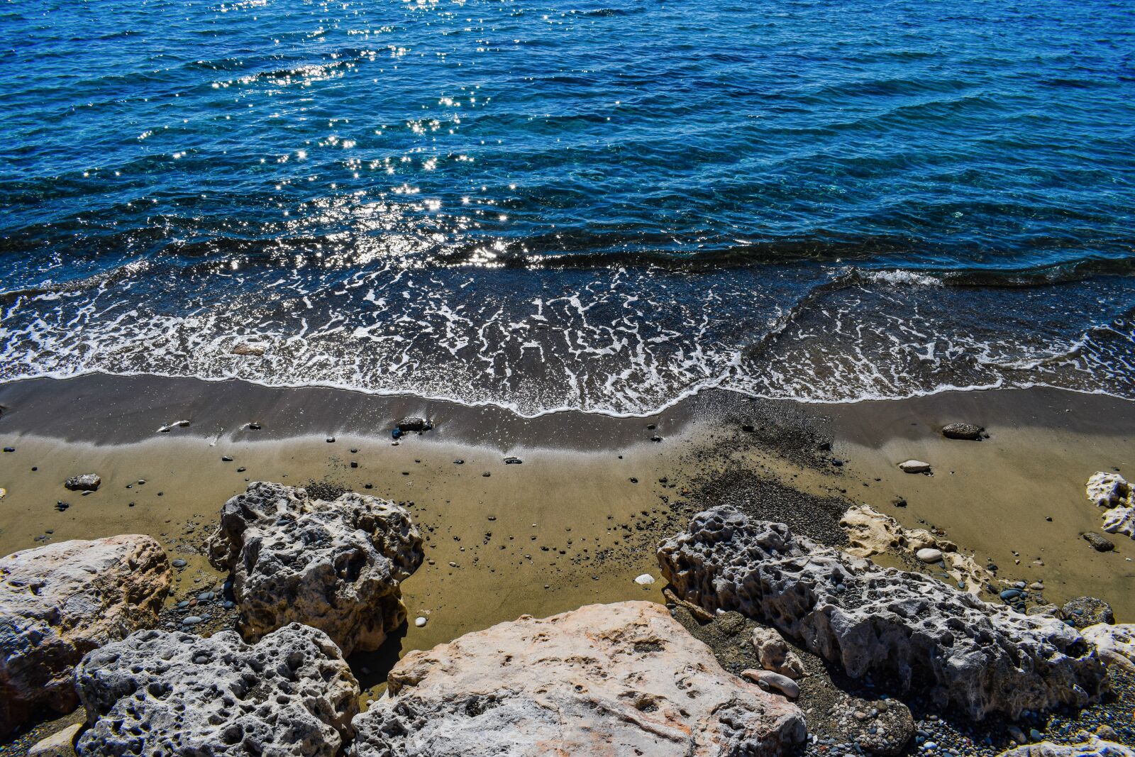 Nikon D3300 sample photo. Cliff, beach, sea photography