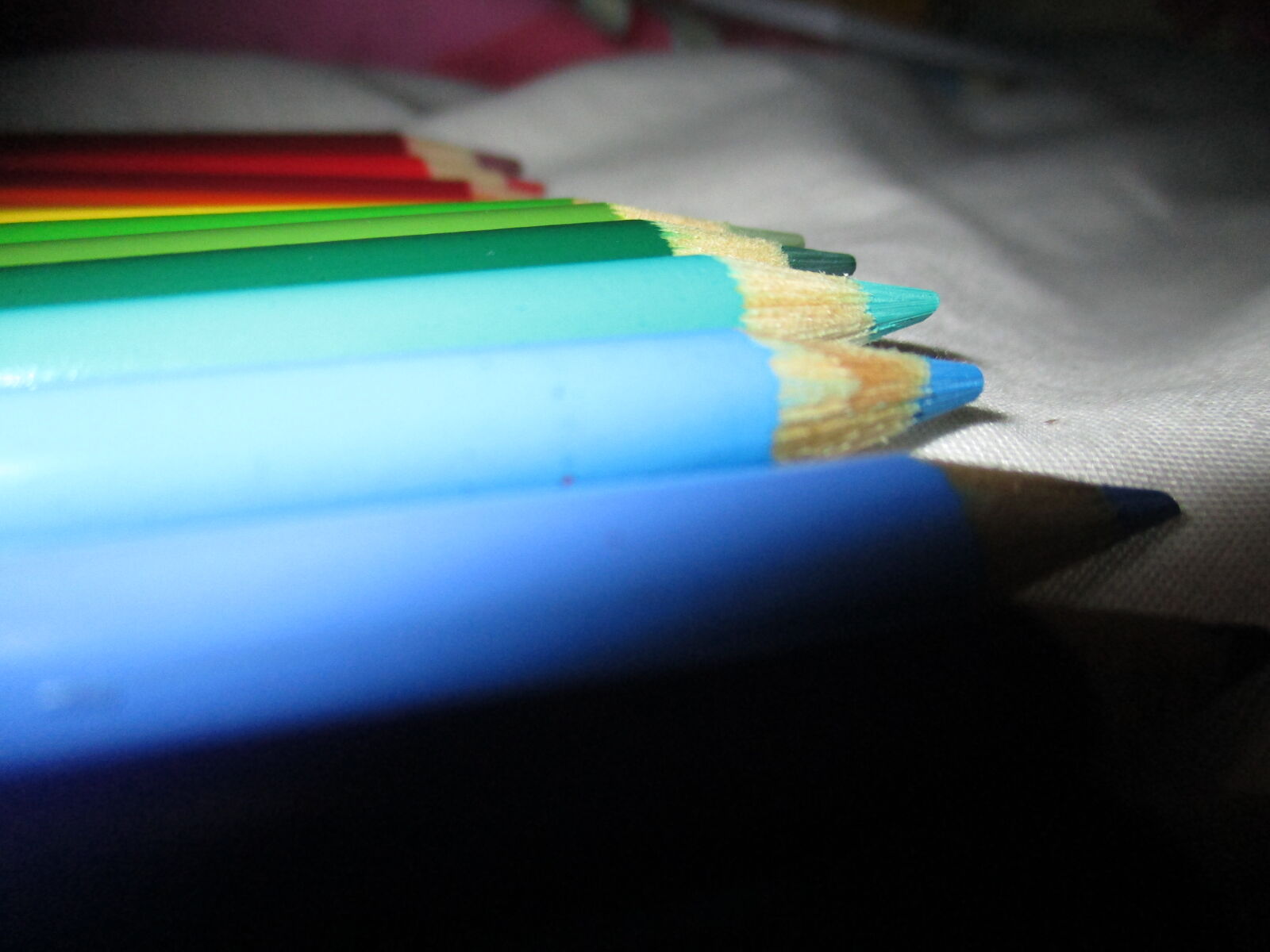 Canon PowerShot ELPH 160 (IXUS 160 / IXY 150) sample photo. Light, pencils, photography, rainbow photography