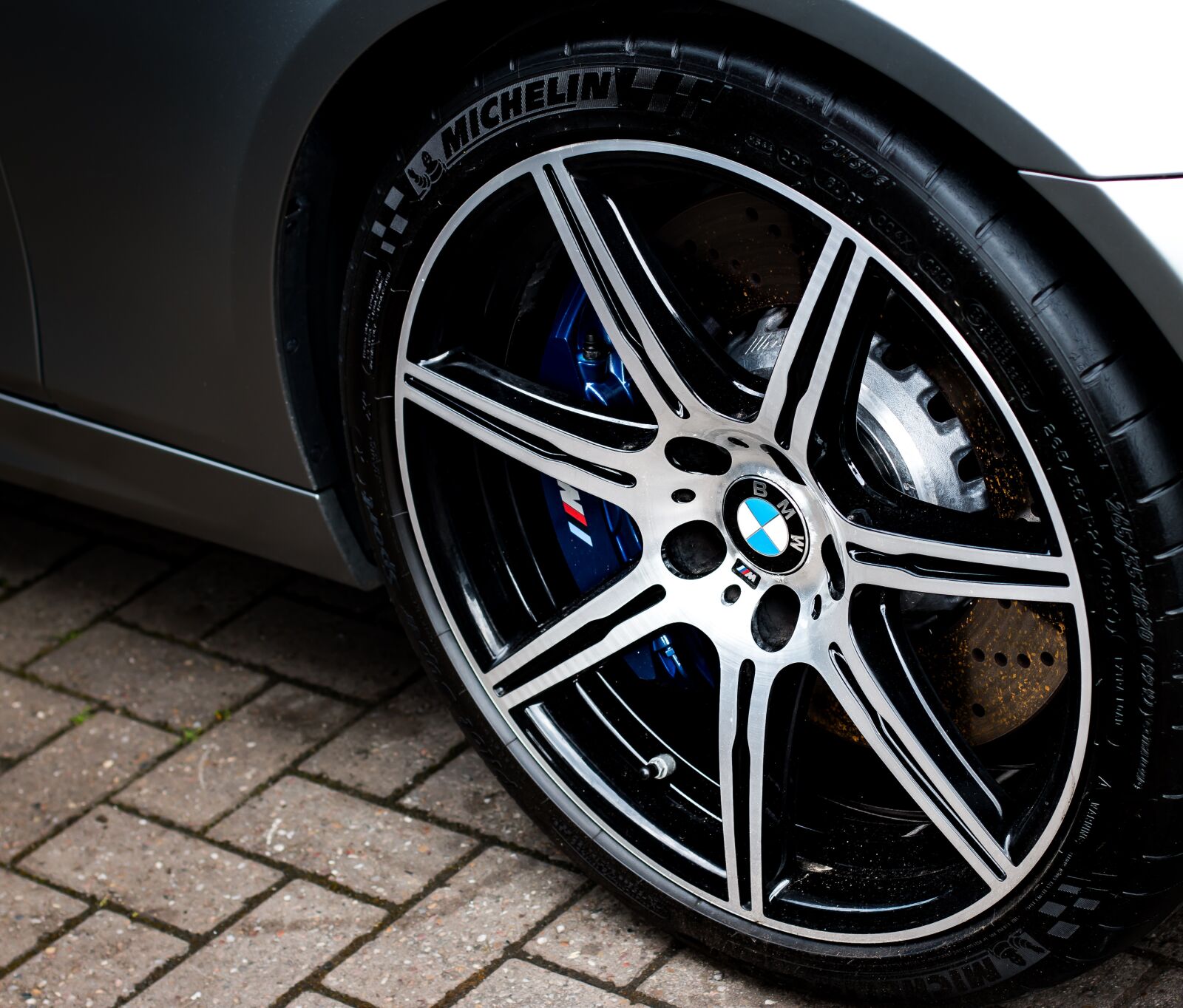 Canon EOS 70D + Canon EF 50mm F1.4 USM sample photo. Bmw, wheel, car photography