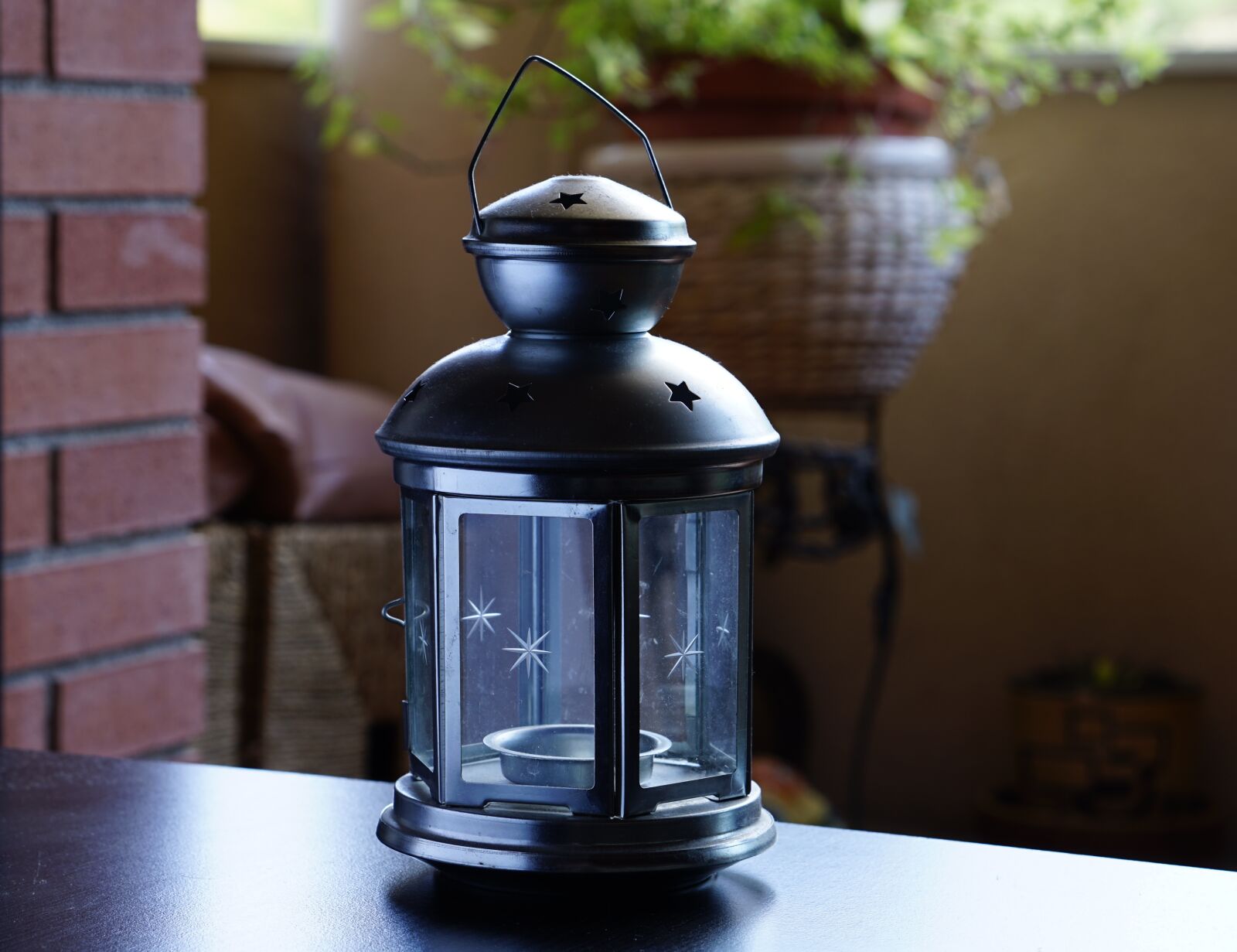 E 50mm F1.8 OSS sample photo. Candil, lighting, old photography