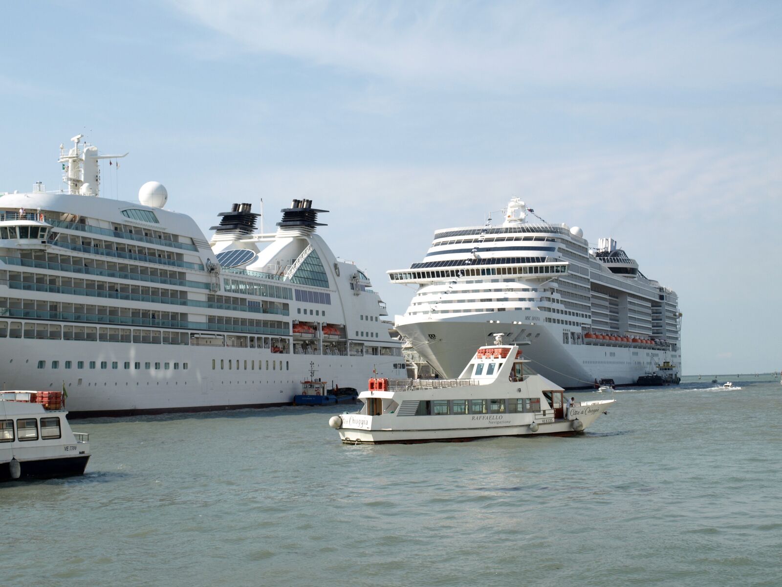 Olympus E-510 (EVOLT E-510) sample photo. Msc cruises, venezia, port photography