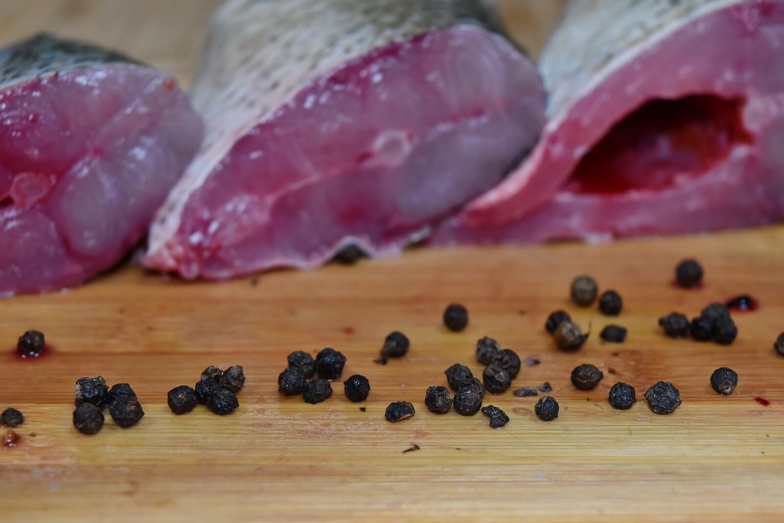 Nikon D5500 sample photo. Meat, pepper, raw meat photography