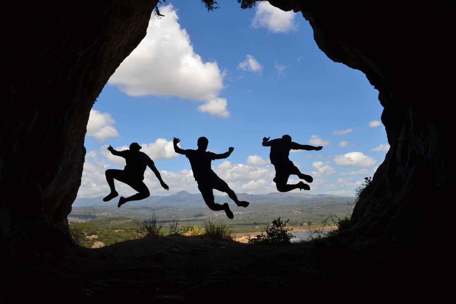 Nikon D3100 sample photo. Shadow, jump, friendship photography