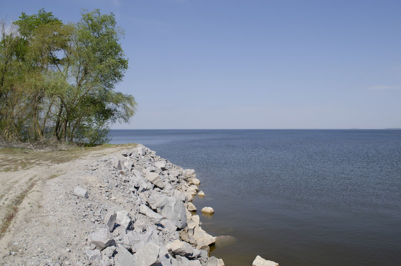 Nikon D5100 sample photo. Beach, stones, water photography