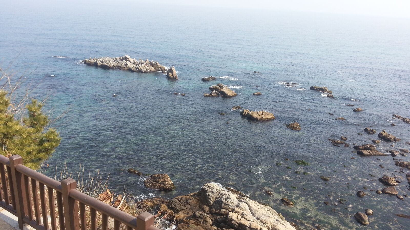 Samsung Galaxy Note2 sample photo. 바다, 난간, 바위 photography