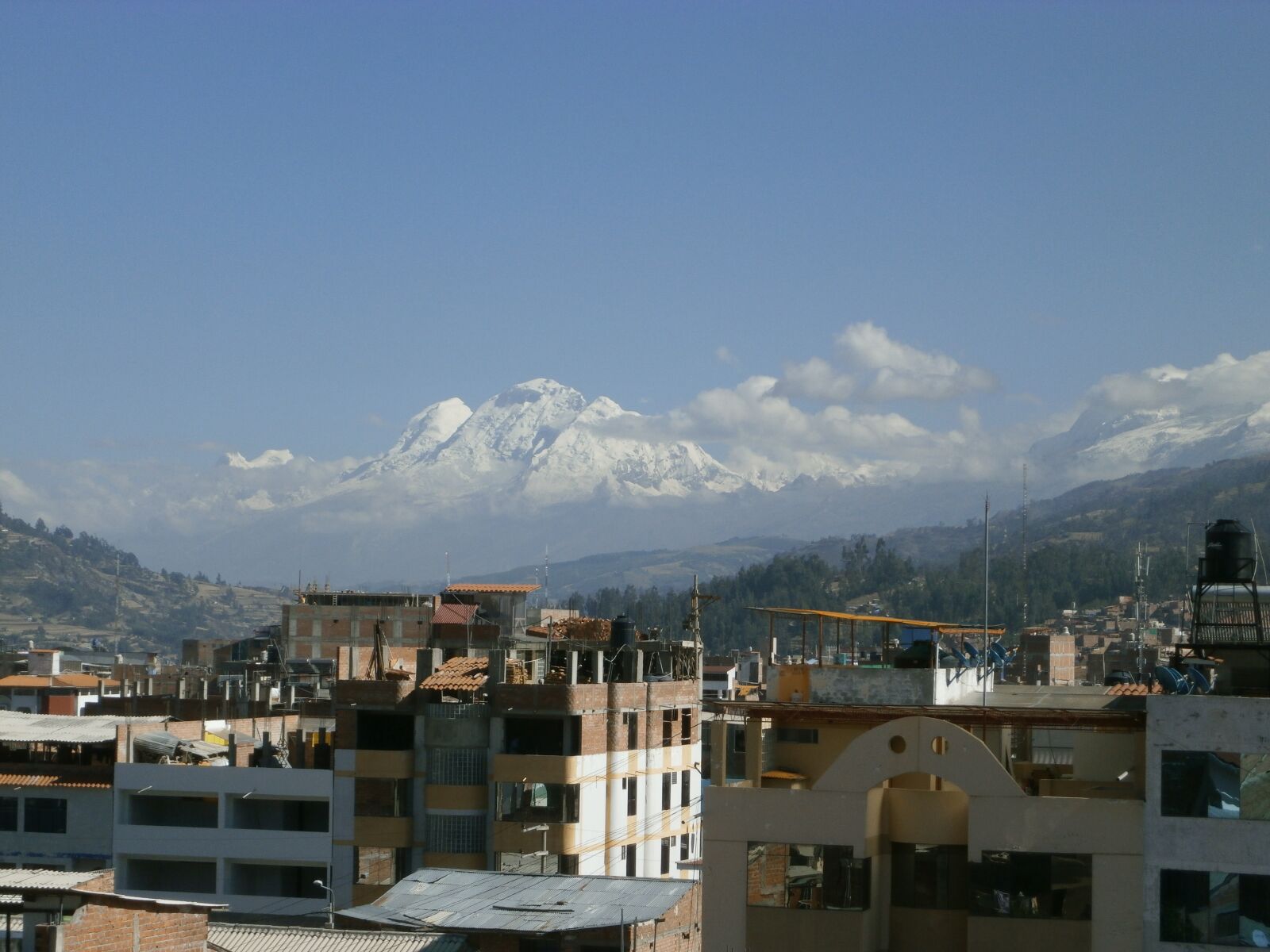 Olympus VG180,D770 sample photo. Snowy, huaraz, peru photography