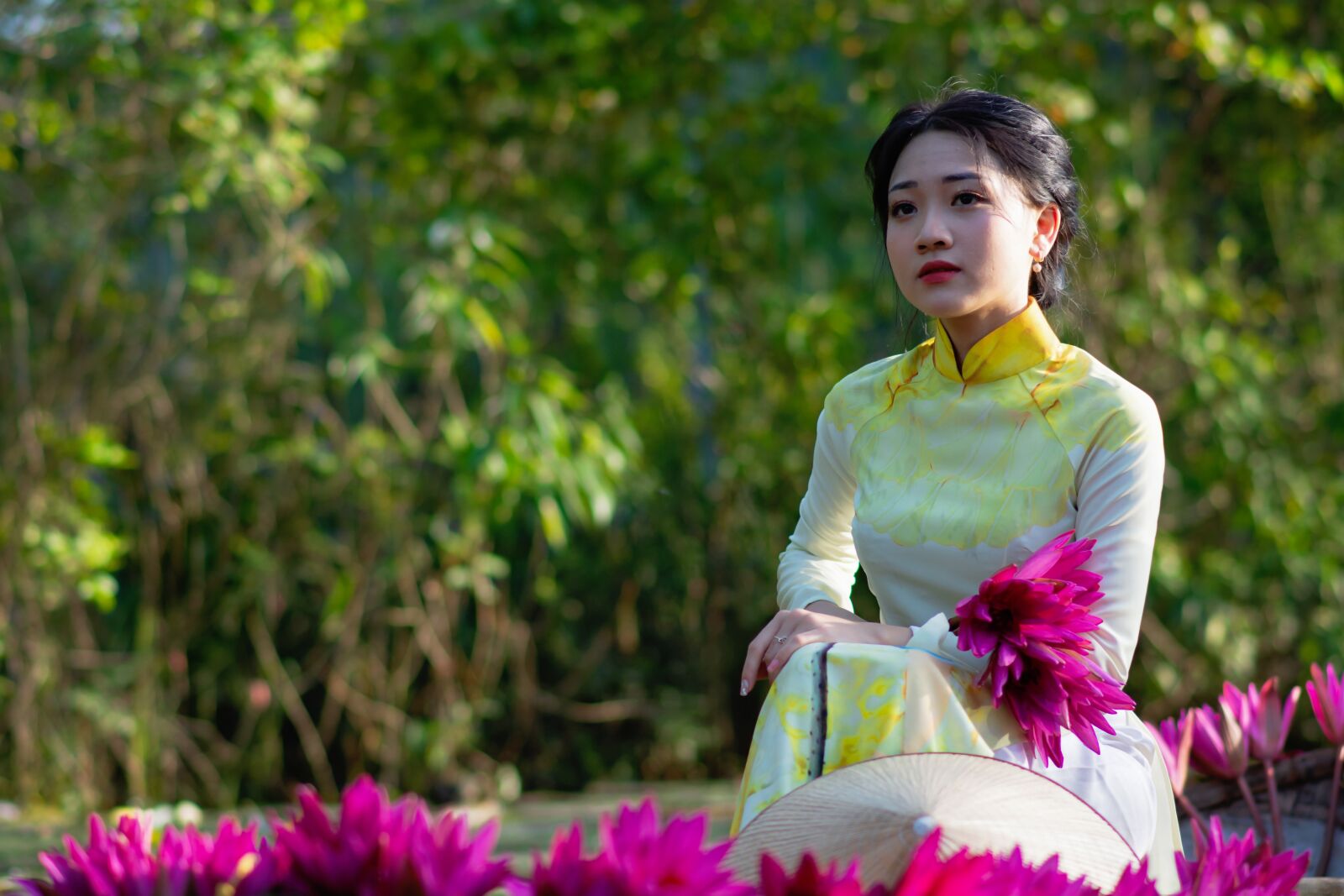 Nikon D7100 sample photo. Girl, cute, gun rose photography