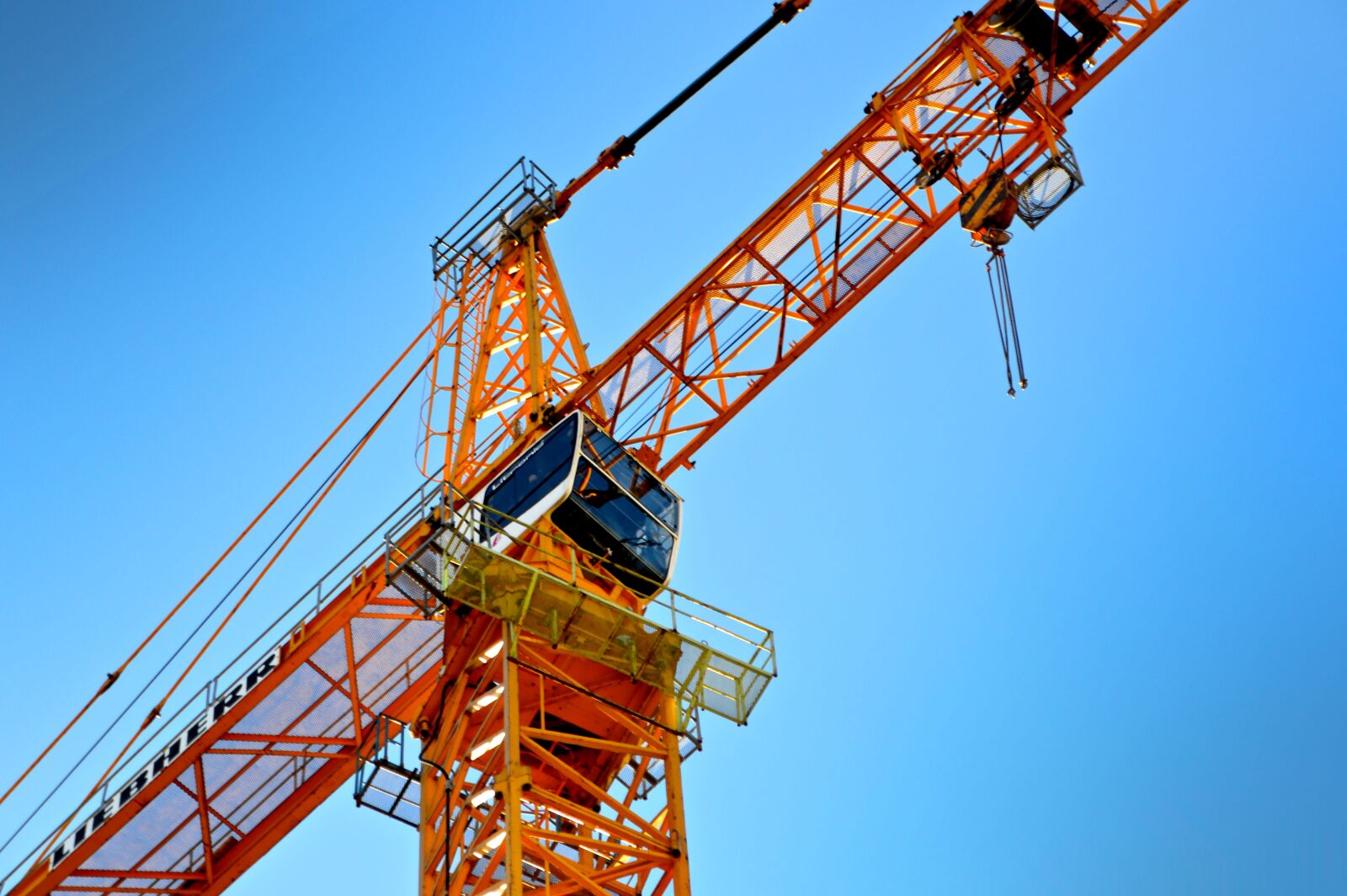 Nikon D3200 sample photo. Crane, kranhaus, driver's cab photography