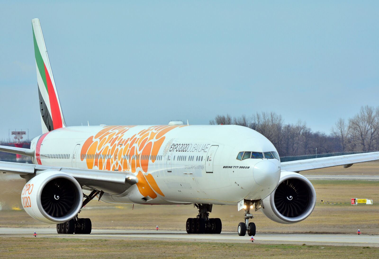 Nikon D5200 sample photo. Airport, flight, boeing photography
