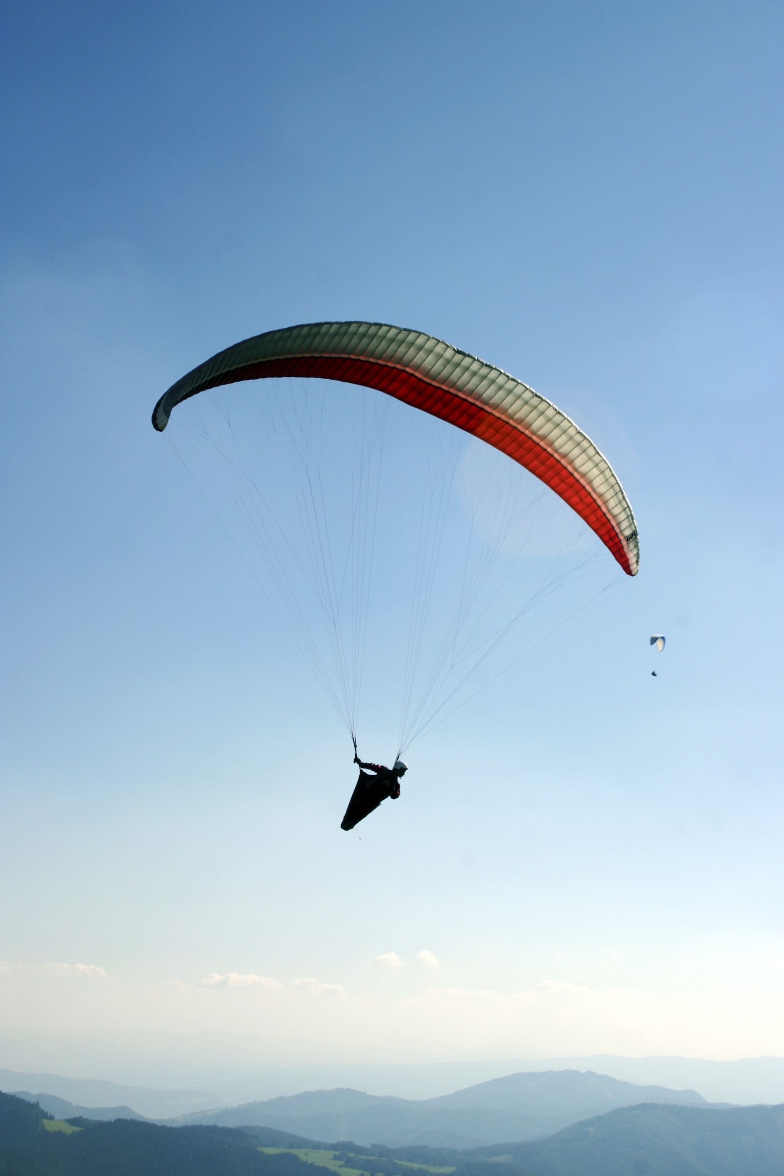 Canon EOS 300D (EOS Digital Rebel / EOS Kiss Digital) sample photo. Paragliding, a parachute, the photography