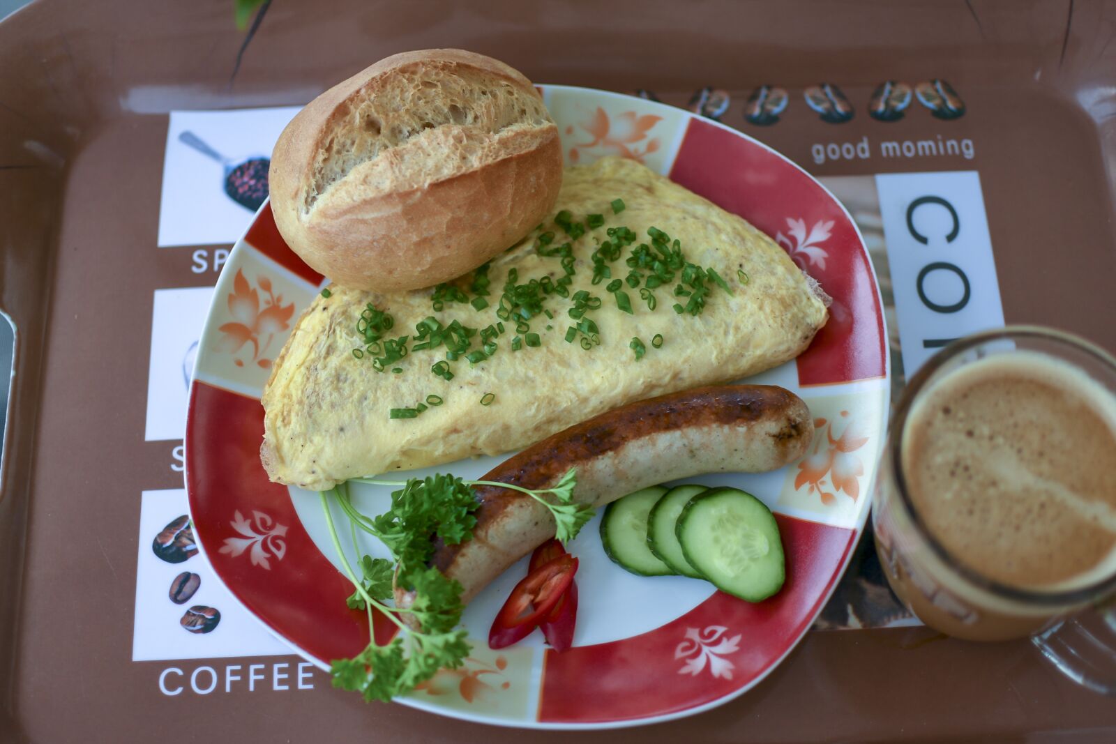 Nikon D850 sample photo. Egg omelet, vegetables, bun photography