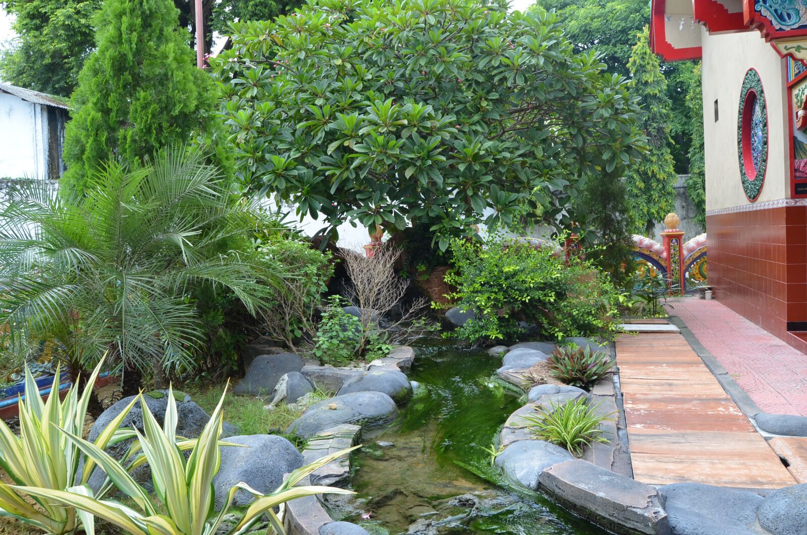 Nikon D5100 sample photo. Temple, garden, chinese photography