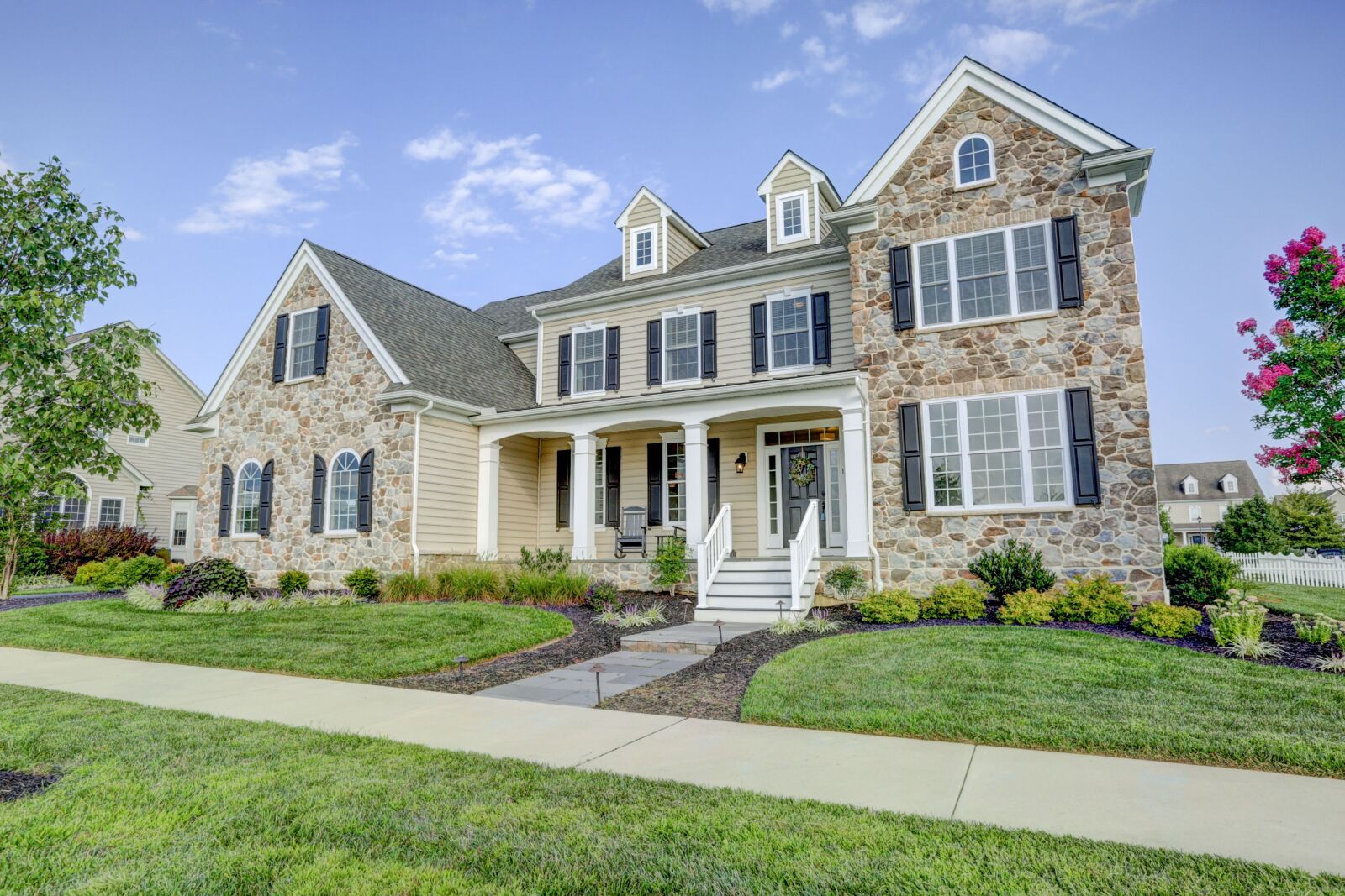 Canon EF 16-35mm F2.8L II USM sample photo. Lawn, house, driveway photography