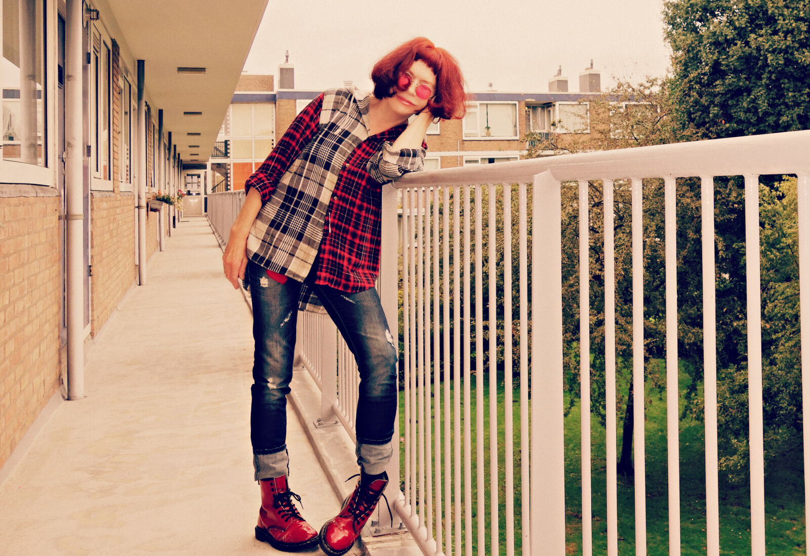 Sony Cyber-shot DSC-RX100 sample photo. Apartment, block, caucasian, clothes photography