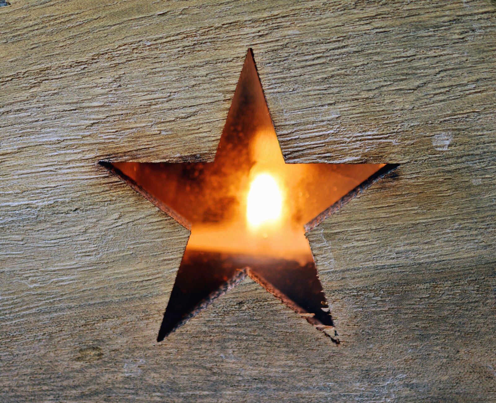 Nikon D5200 sample photo. Star, wood, door, light photography