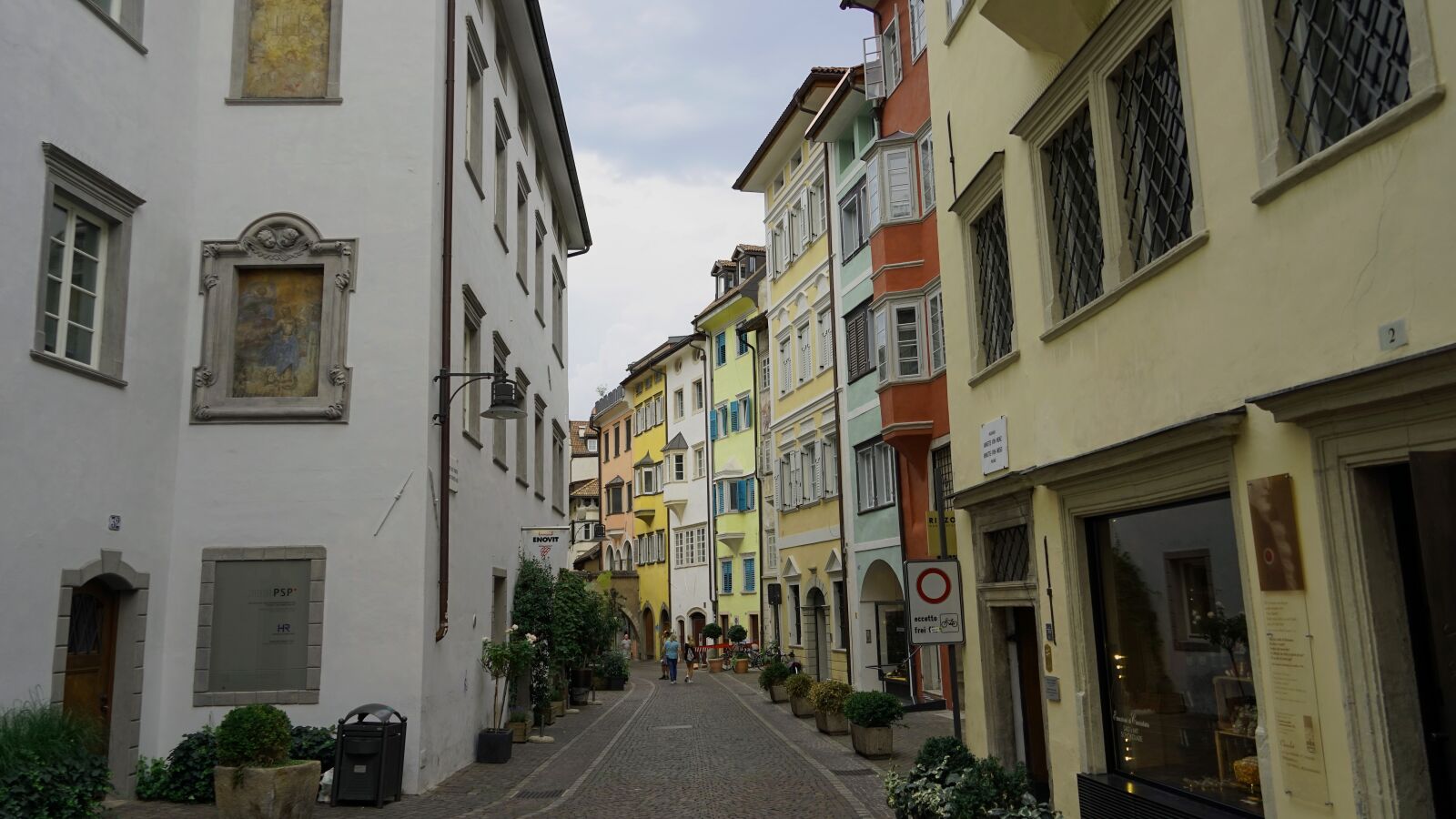 Sony a7 + Sony FE 24-240mm F3.5-6.3 OSS sample photo. Alley, houses facades, bozen photography
