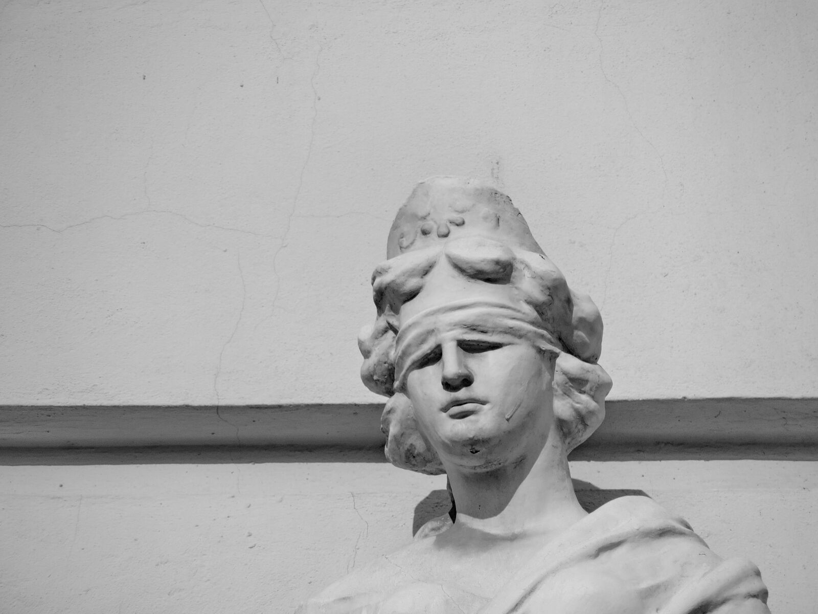 Nikon Coolpix P520 sample photo. Bust, justice, portrait, sculpture photography