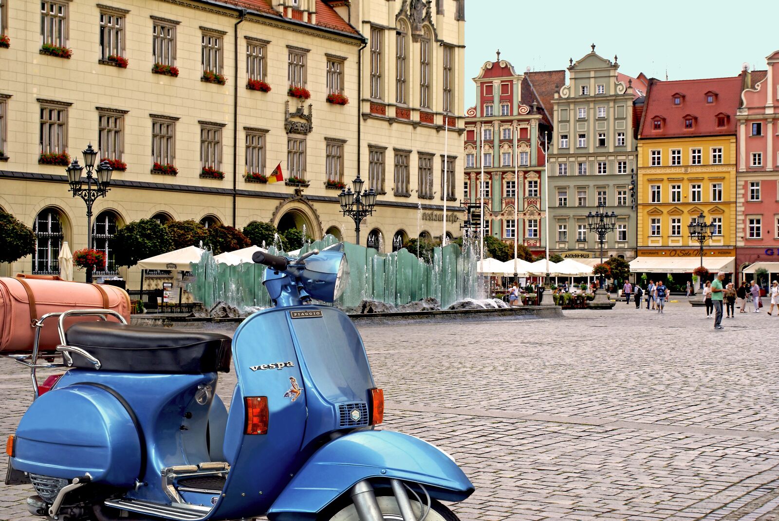 Sony Alpha DSLR-A100 sample photo. Wroc aw, the market photography