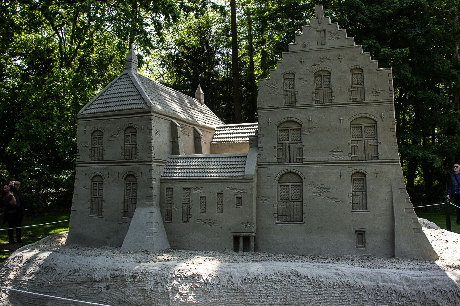Canon EOS 550D (EOS Rebel T2i / EOS Kiss X4) sample photo. Sand sculpture, art, sand photography