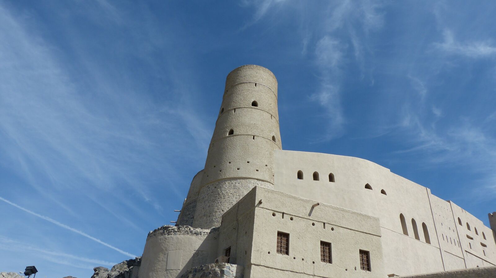 Panasonic Lumix DMC-FZ150 sample photo. Oman, fortress, castle photography