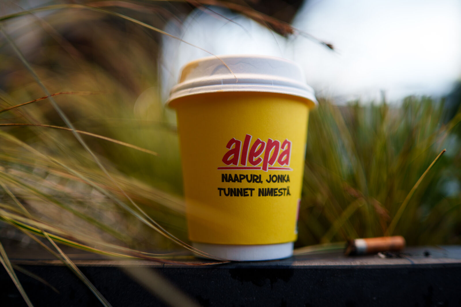 Samyang AF 35mm F1.4 P sample photo. Takeaway litter break photography
