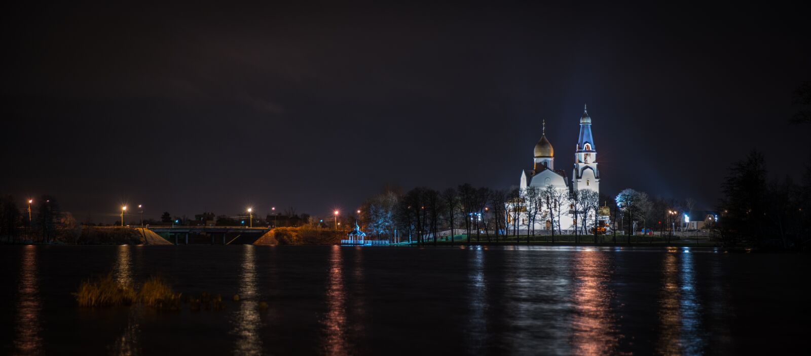 Sony a7R II + Canon EF 24-70mm F2.8L II USM sample photo. Spill, water, church photography