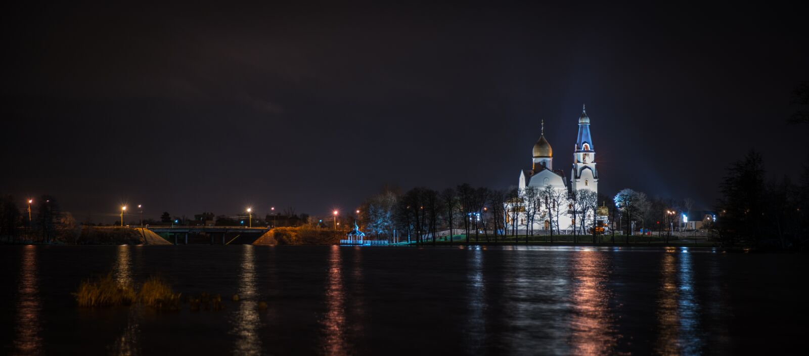 Canon EF 24-70mm F2.8L II USM sample photo. Spill, water, church photography