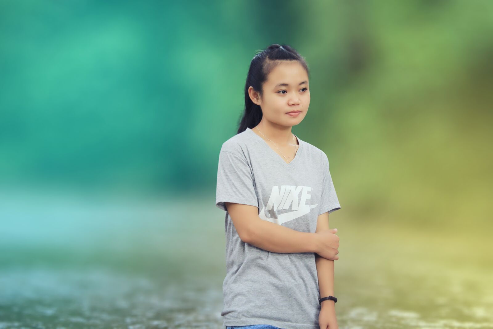 Canon EOS 600D (Rebel EOS T3i / EOS Kiss X5) sample photo. Beautiful girl, thinking, color photography