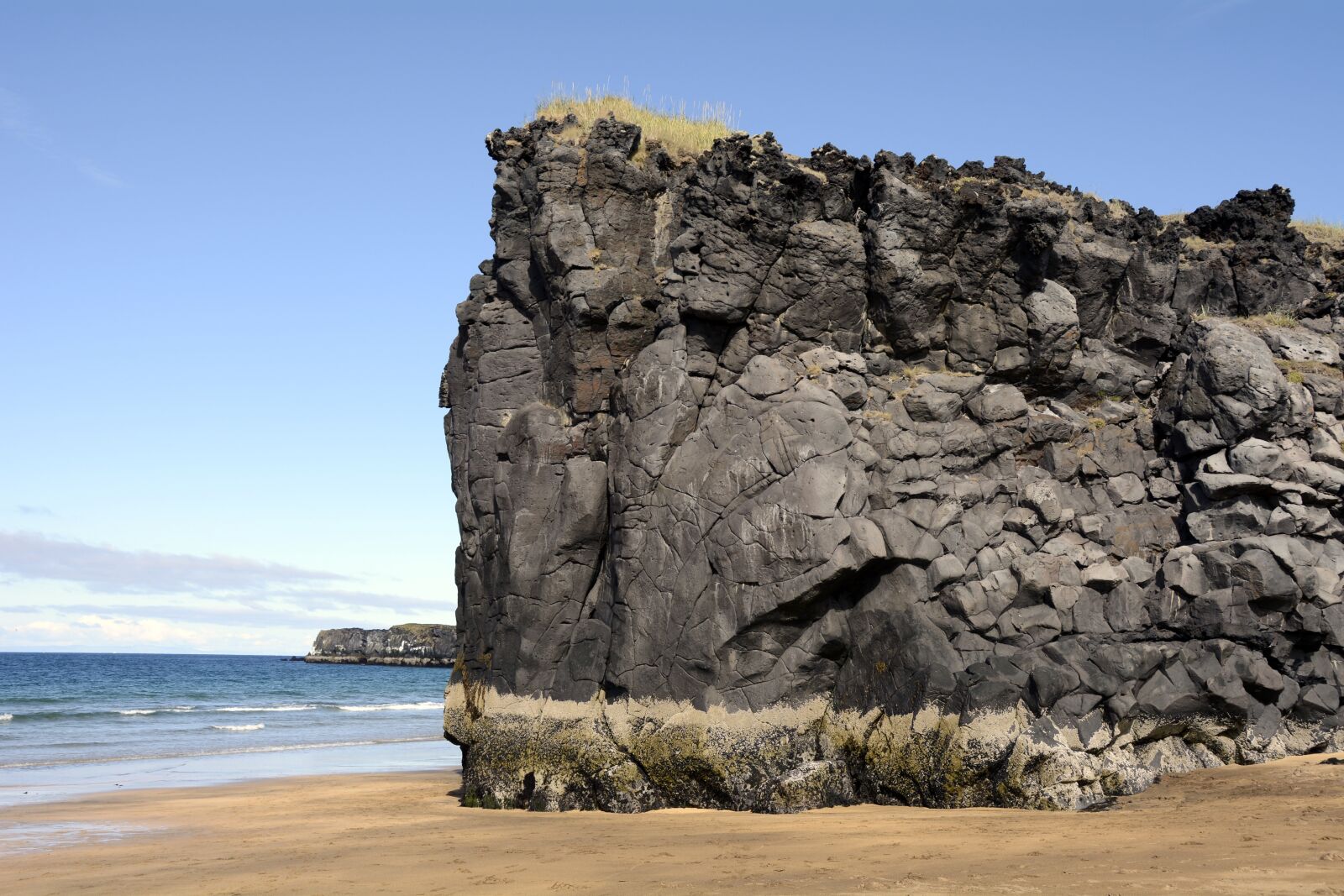 Nikon D7100 sample photo. Skardisvik, beach, volcanic rock photography