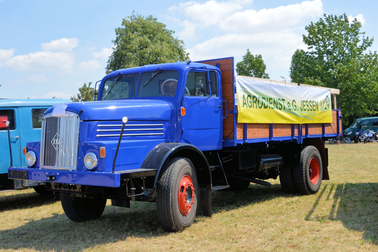 Nikon D3200 sample photo. Truck, historically, oldtimer photography