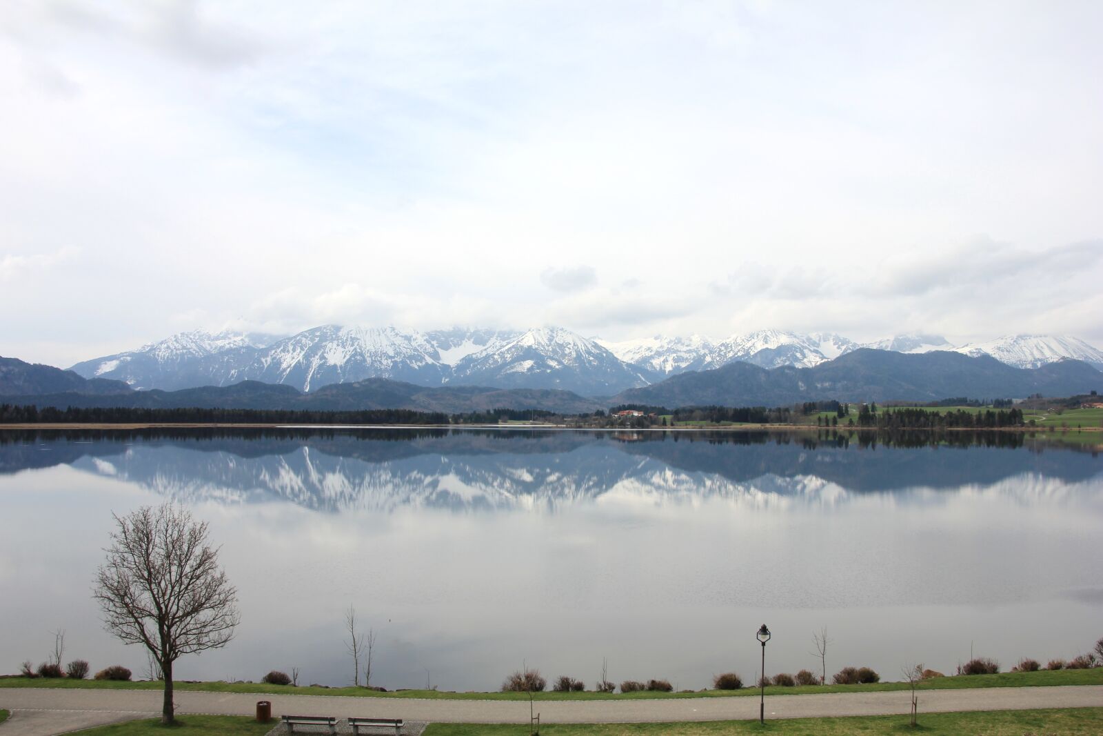 Canon EOS 550D (EOS Rebel T2i / EOS Kiss X4) sample photo. Lake, mountains, sky photography