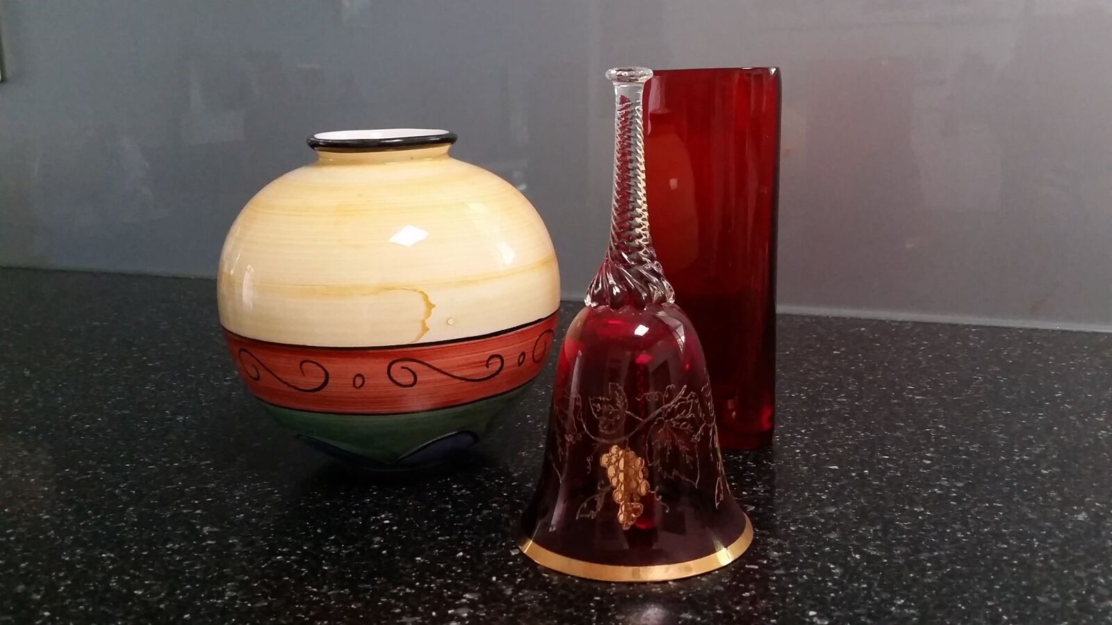 Samsung Galaxy S5 sample photo. Bell, vase, decoration photography