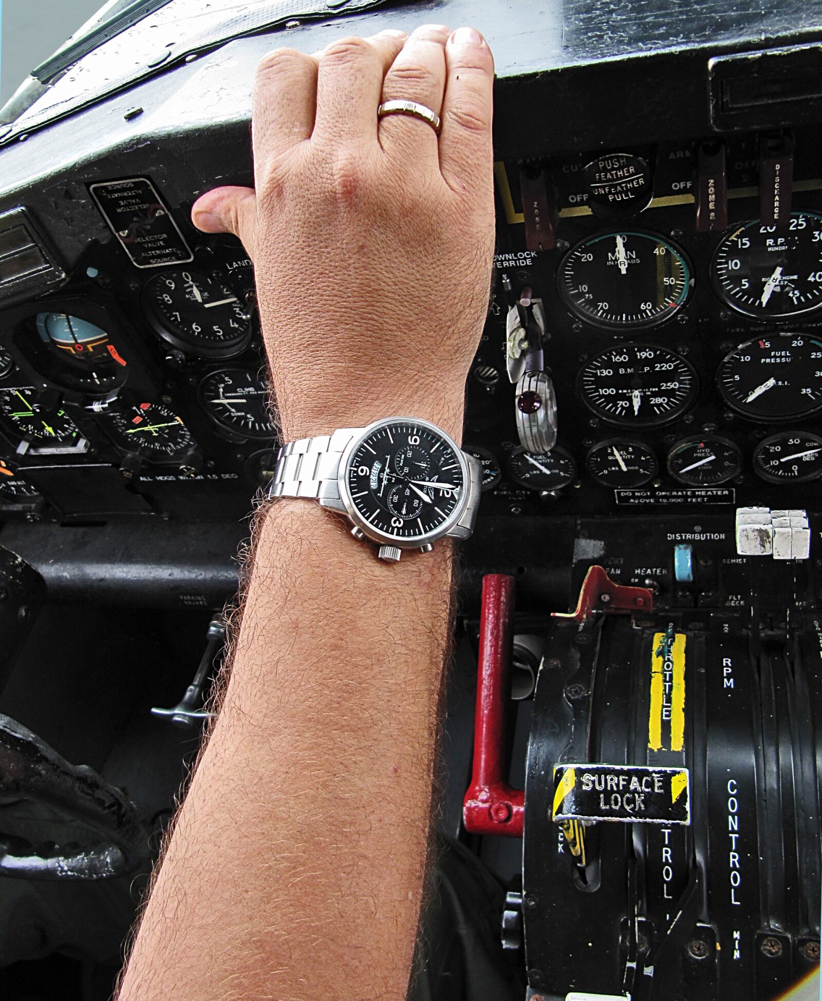Canon PowerShot SX200 IS sample photo. Watch, airplane, aviator photography