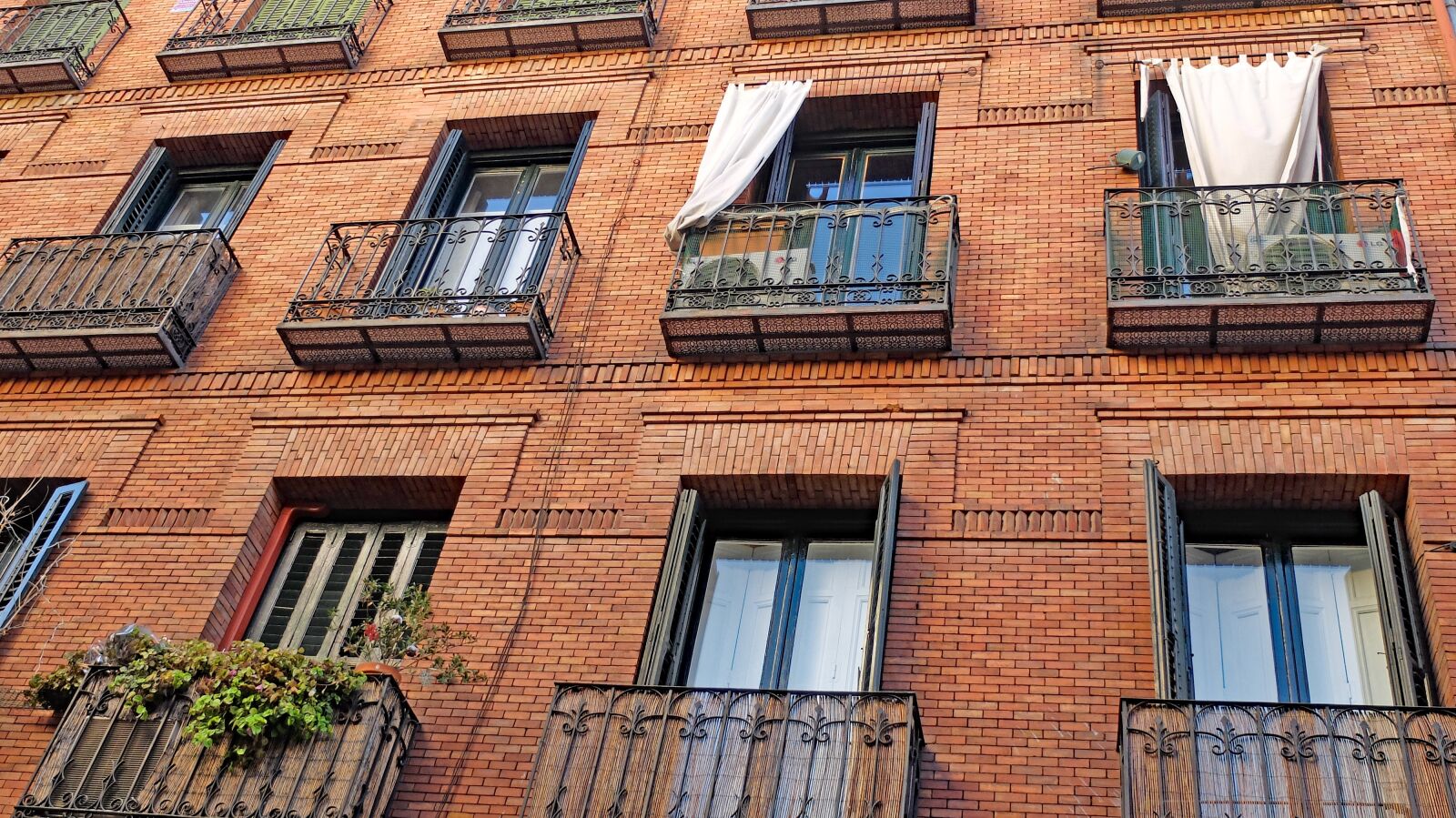 Fujifilm X30 sample photo. City, madrid, spain photography