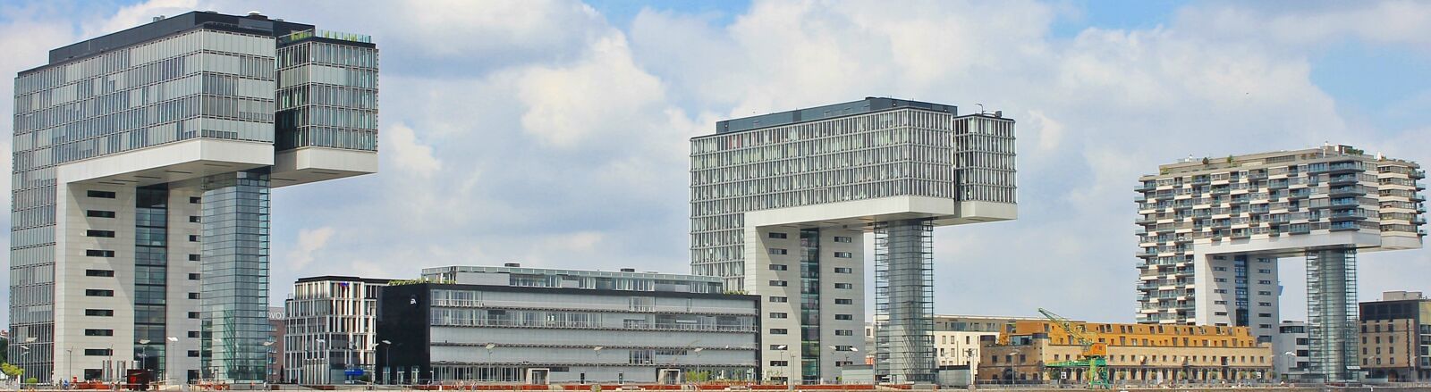 Canon EOS 550D (EOS Rebel T2i / EOS Kiss X4) sample photo. Crane homes, architecture, cologne photography