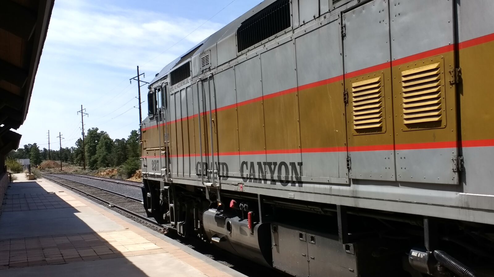 Motorola Moto G (4) sample photo. Grand canyon, train, depot photography