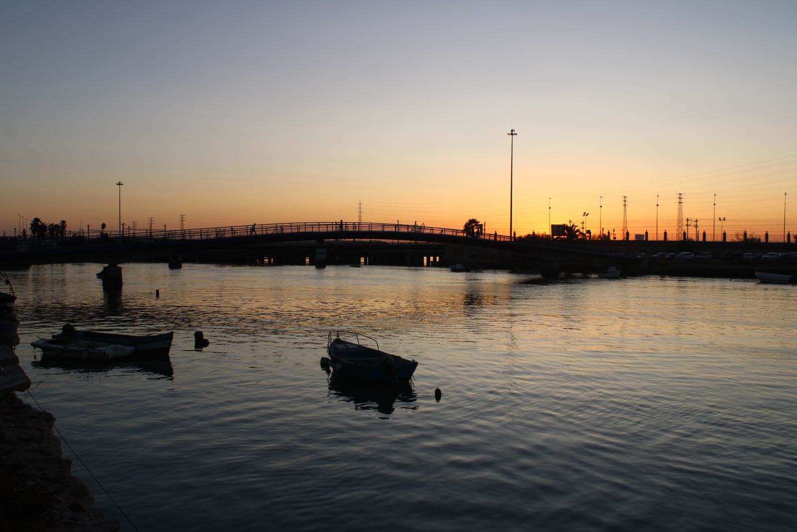 Canon EOS 2000D (EOS Rebel T7 / EOS Kiss X90 / EOS 1500D) sample photo. The port of santa photography