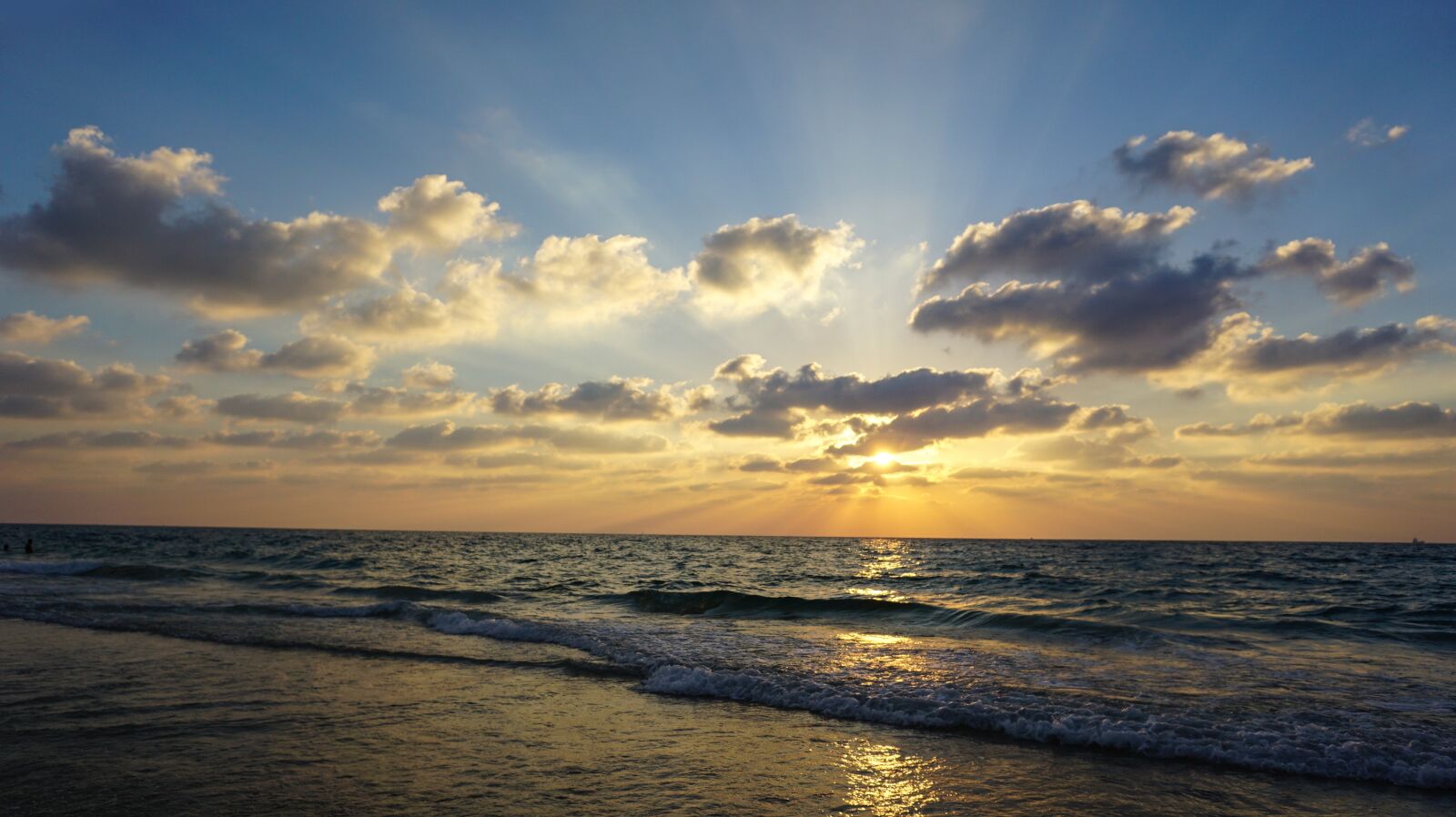 Sony a6000 sample photo. Tel aviv, beach, ocean photography
