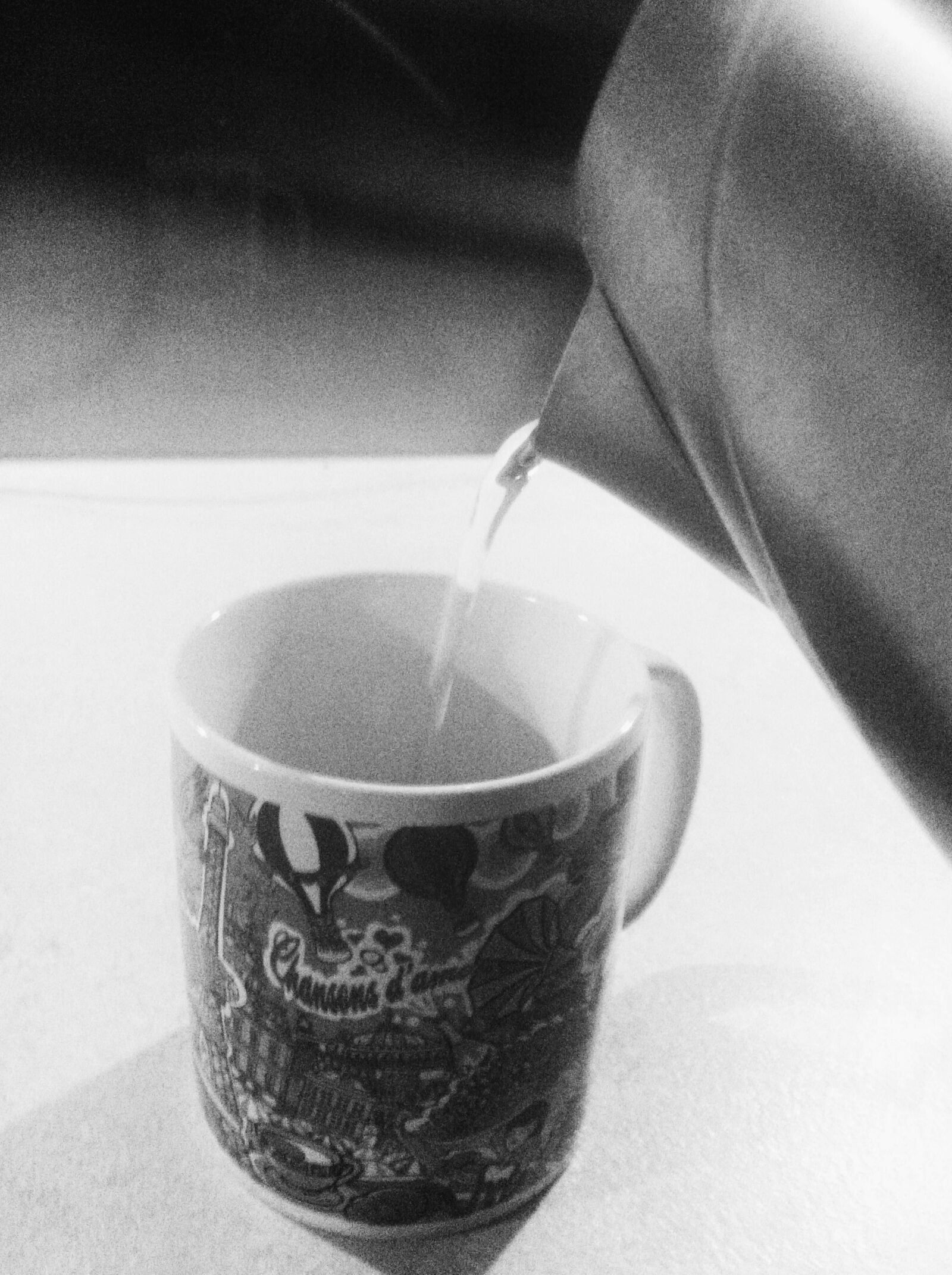 iPhone 4 back camera 3.85mm f/2.8 sample photo. Hot, night, tea, water photography