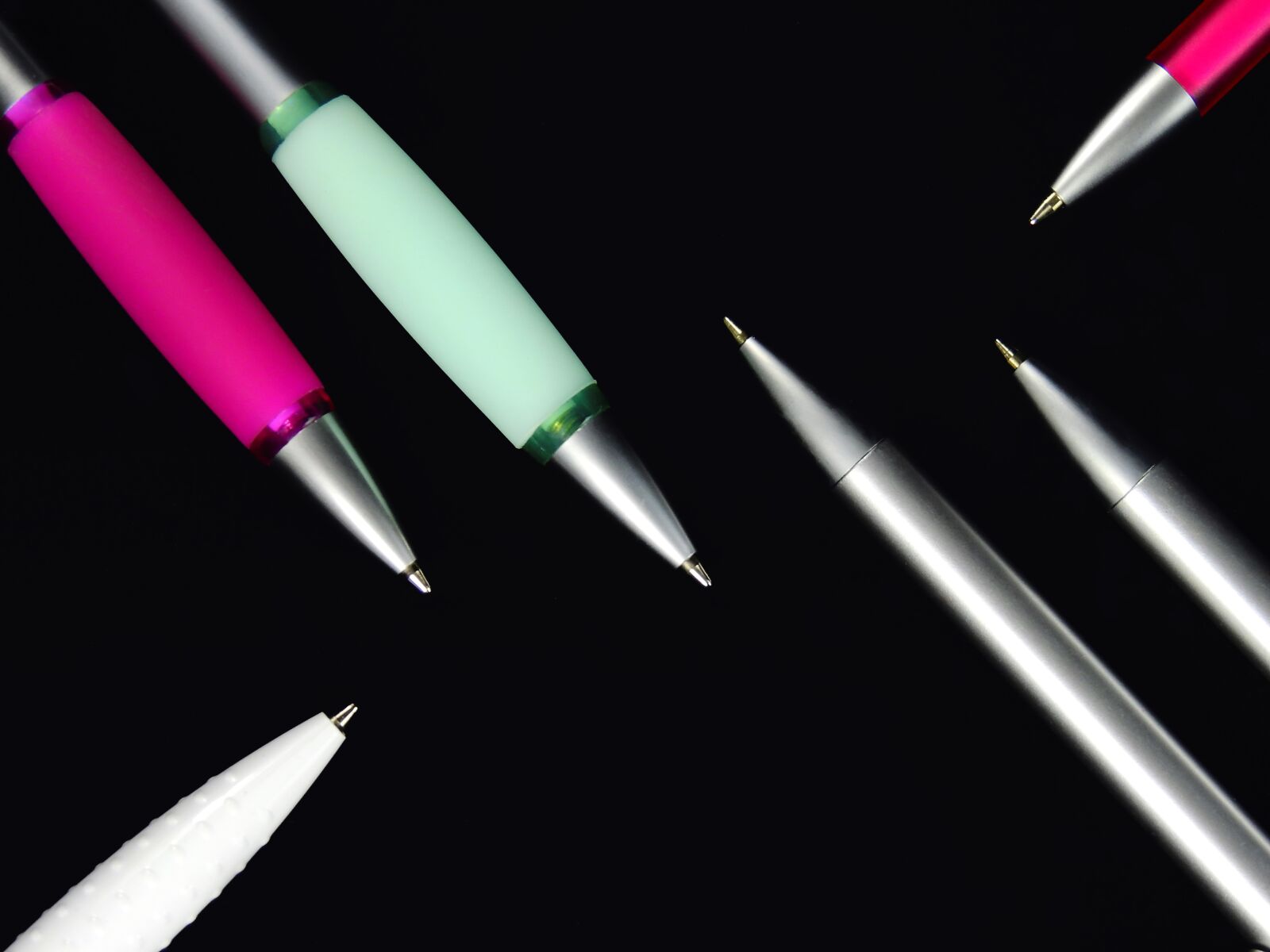 Nikon Coolpix P900 sample photo. Pen, schreiber, writing implement photography