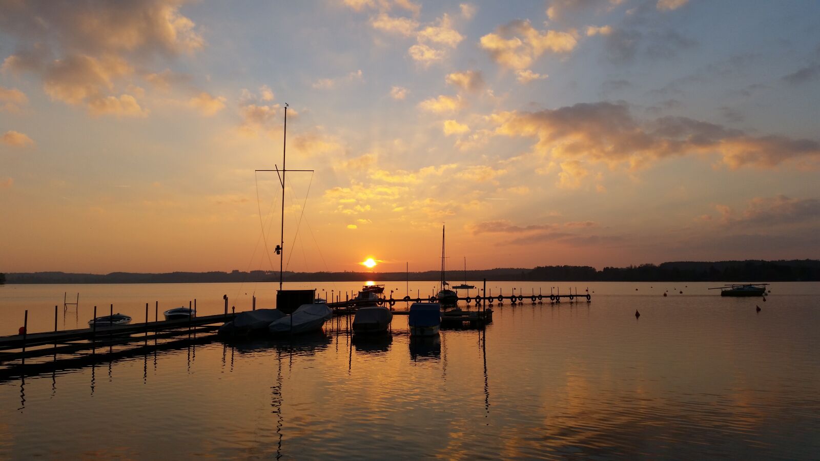 Samsung Galaxy S5 sample photo. Sunset, waters, dawn photography