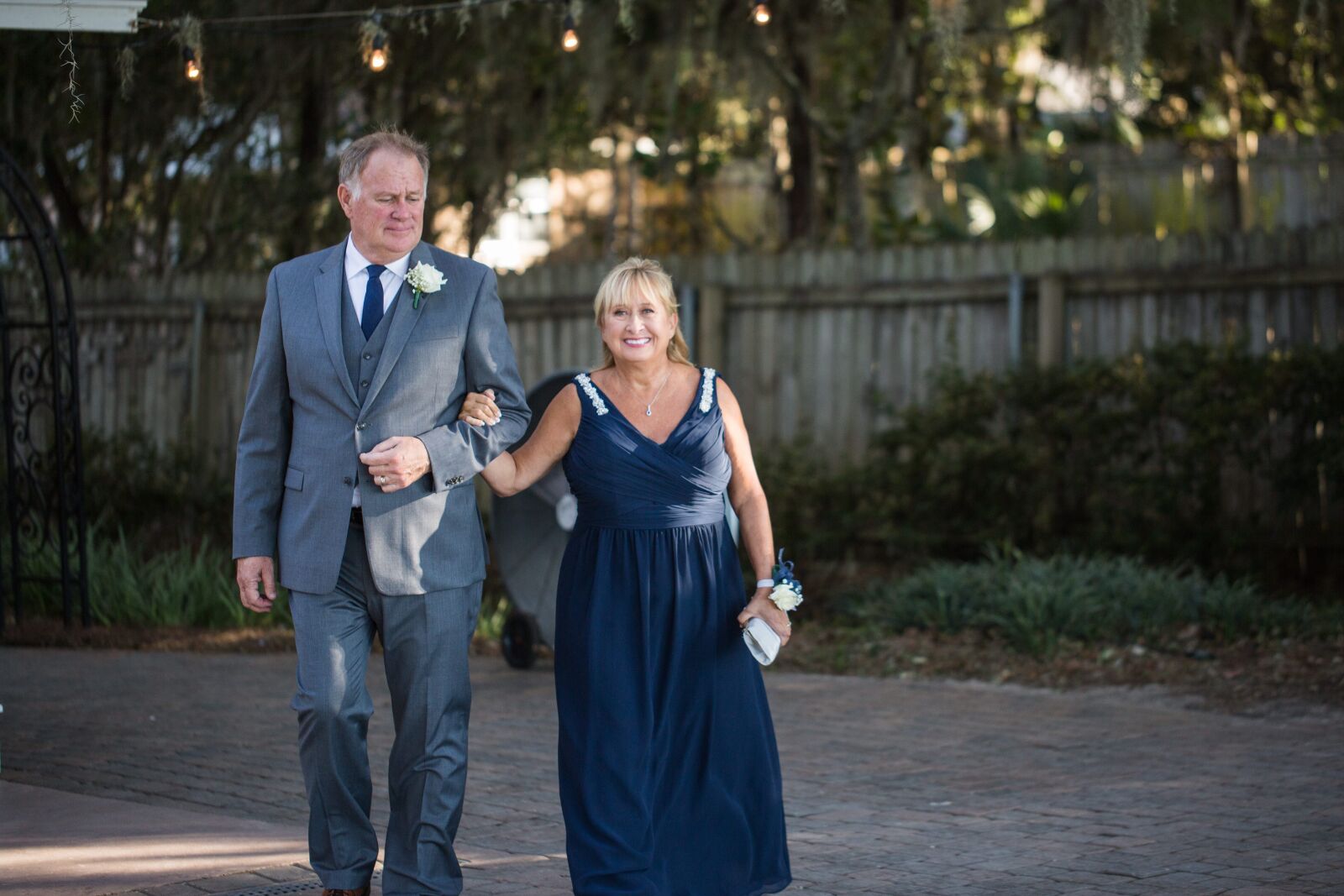 Canon EF 100mm F2.8L Macro IS USM sample photo. Groom, bride, parents photography