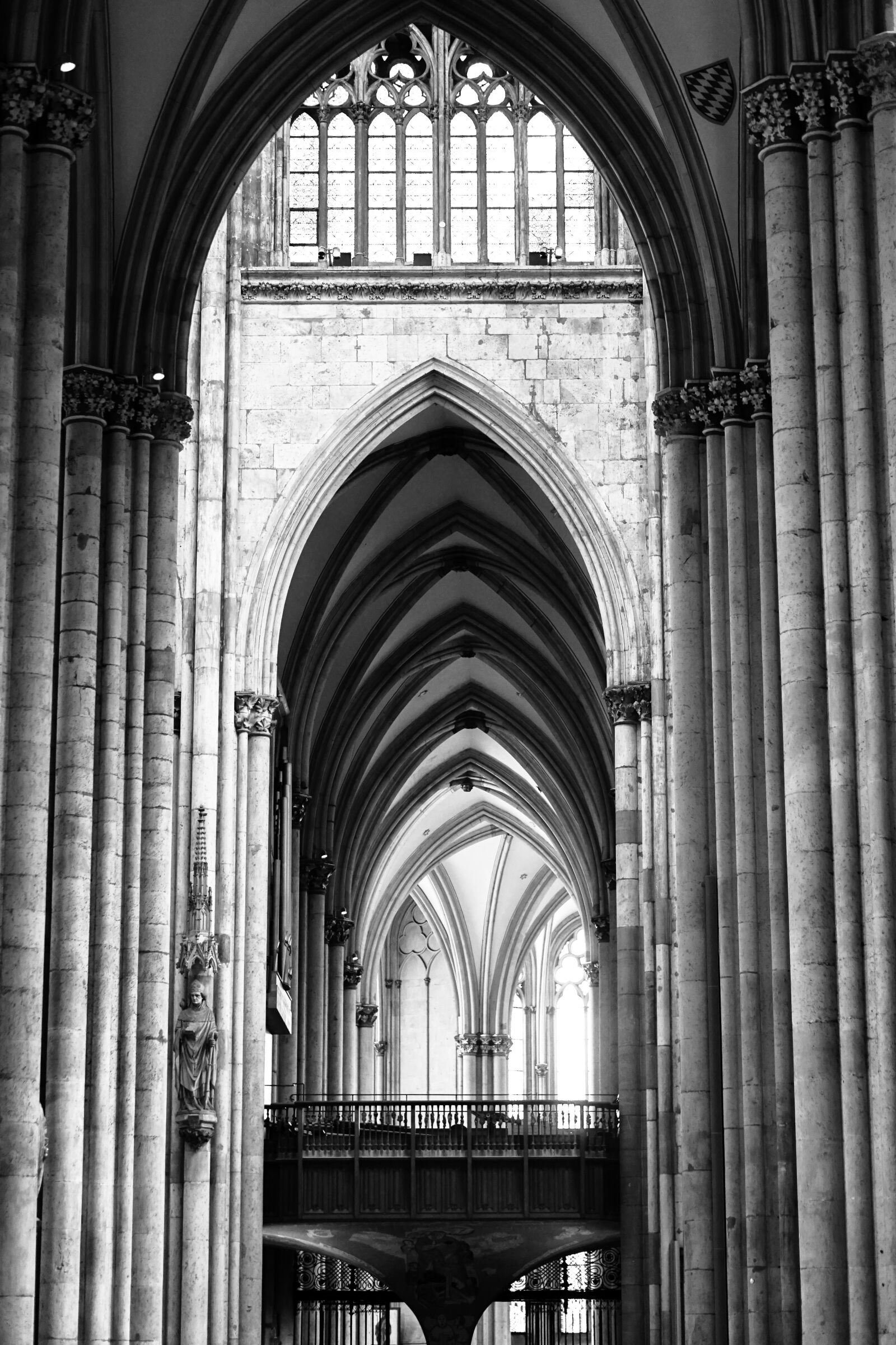 E 50mm F1.8 OSS sample photo. Cologne, dom, light photography