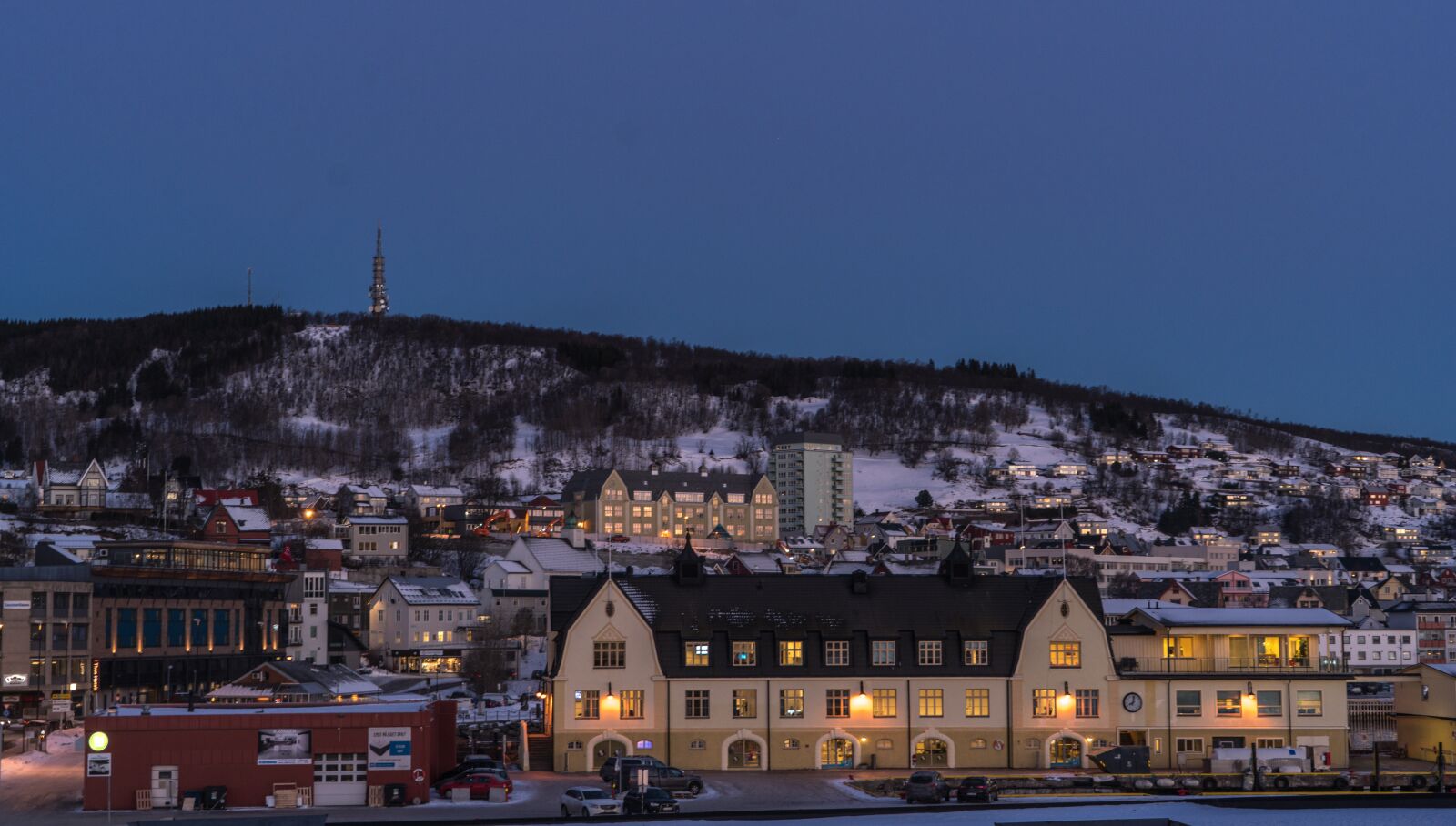 Sony a7R II + Sony FE 24-240mm F3.5-6.3 OSS sample photo. Norway, tromso, architecture photography